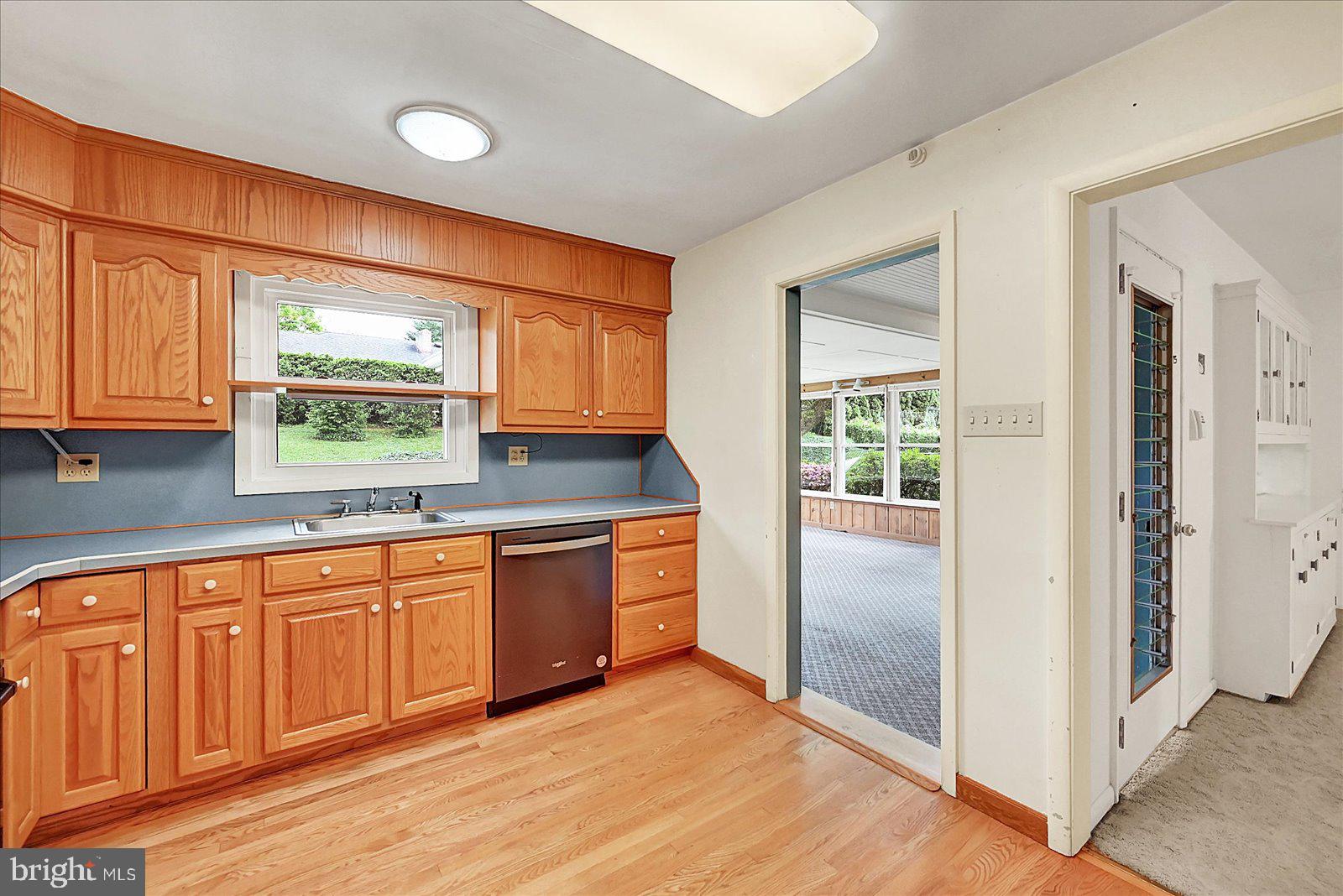 STRATHCONA HILLS - Residential