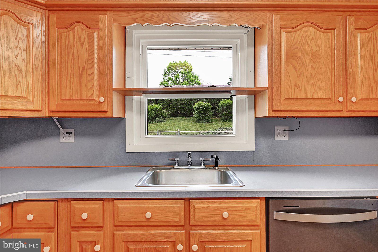 STRATHCONA HILLS - Residential