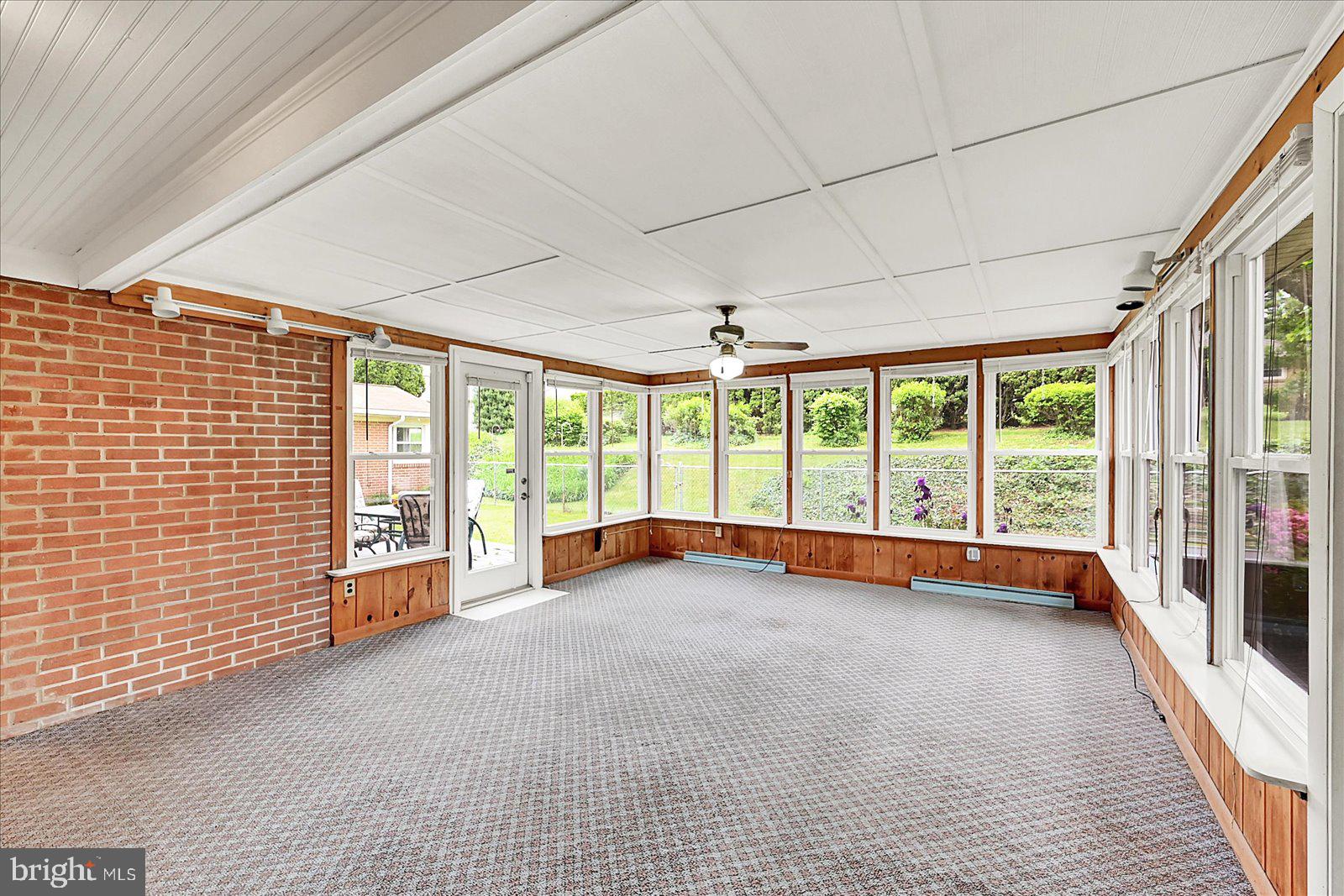 STRATHCONA HILLS - Residential