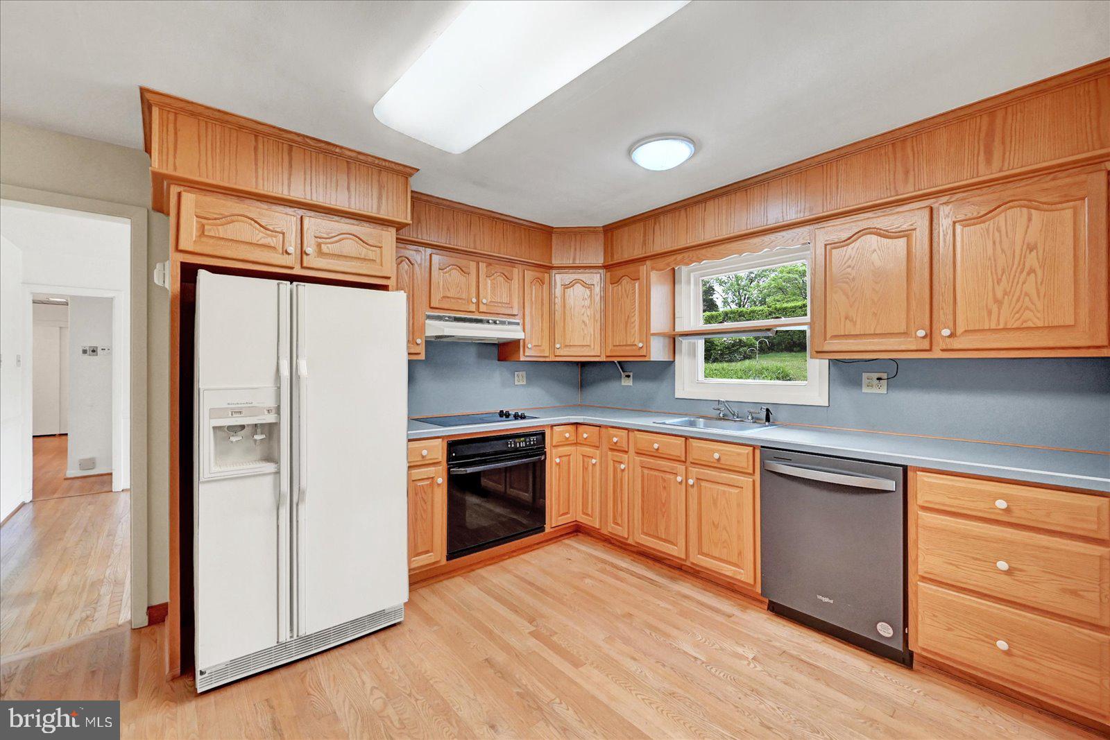 STRATHCONA HILLS - Residential