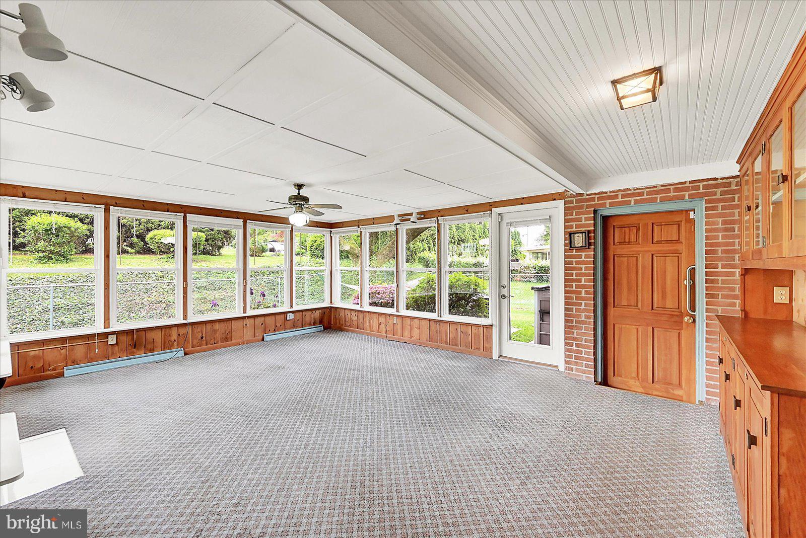 STRATHCONA HILLS - Residential