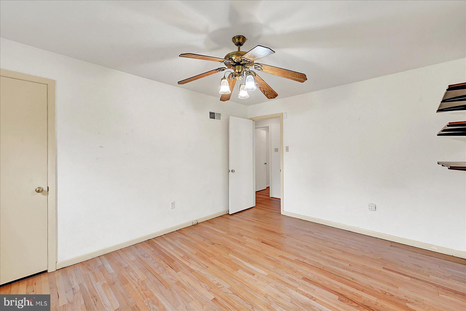 STRATHCONA HILLS - Residential