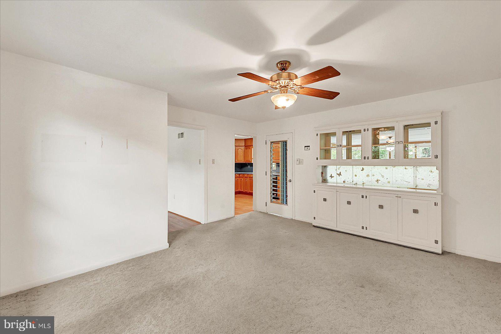 STRATHCONA HILLS - Residential