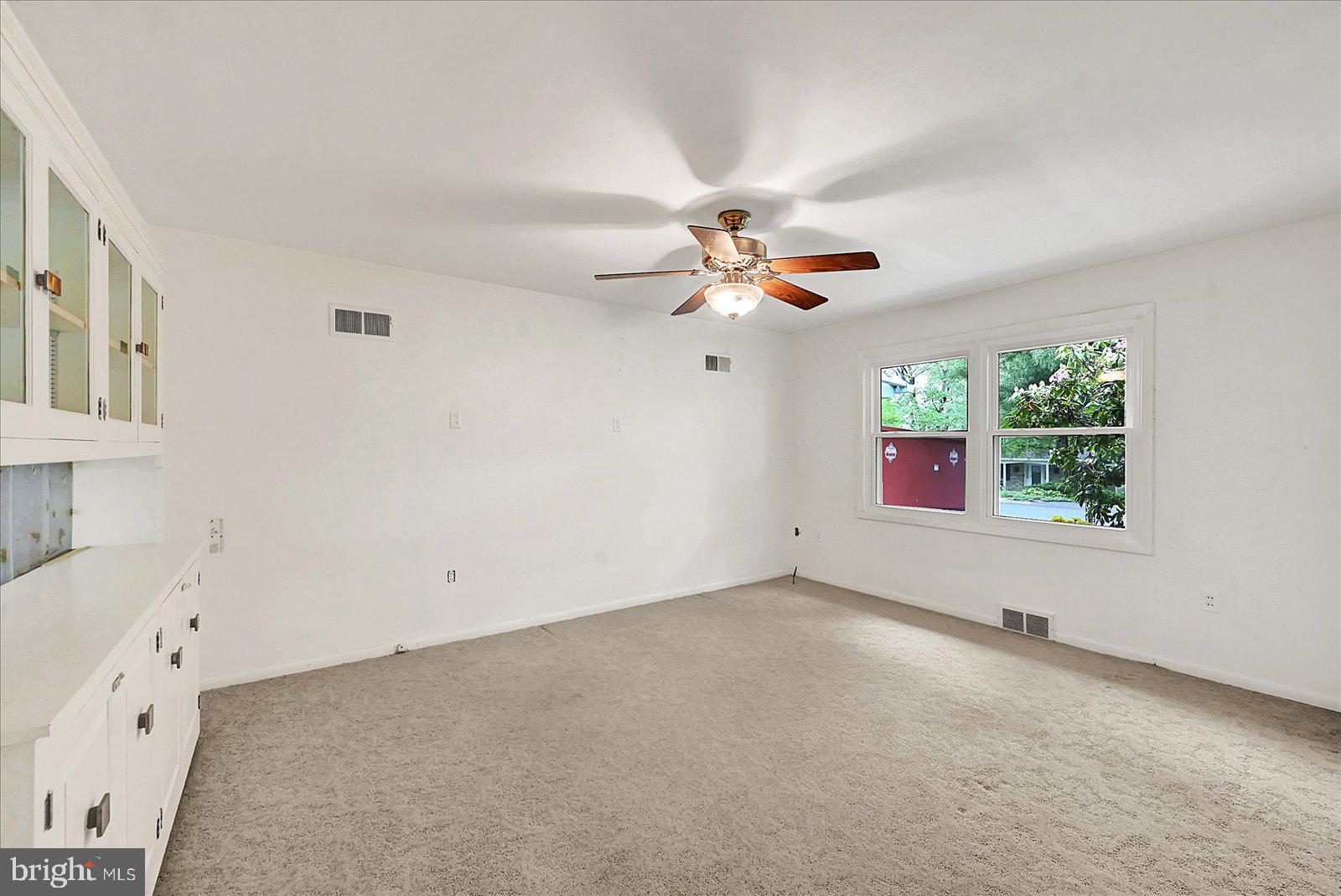 STRATHCONA HILLS - Residential