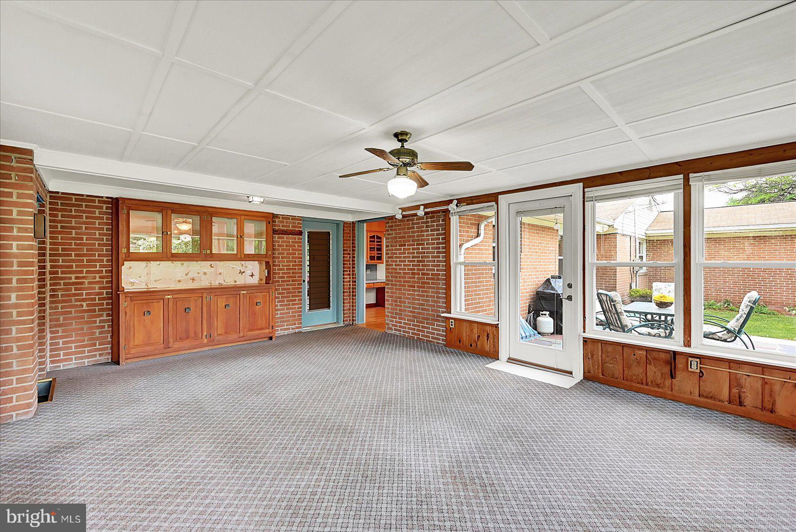 STRATHCONA HILLS - Residential