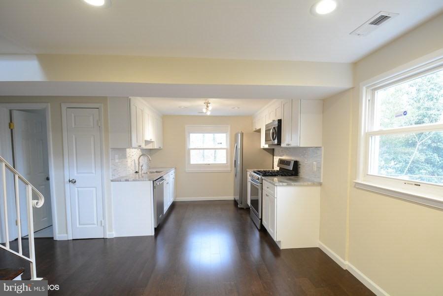 DALE CITY - Residential