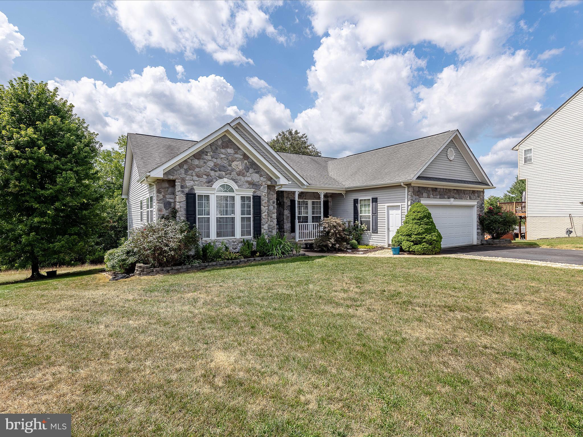 STONEBRIDGE - Residential