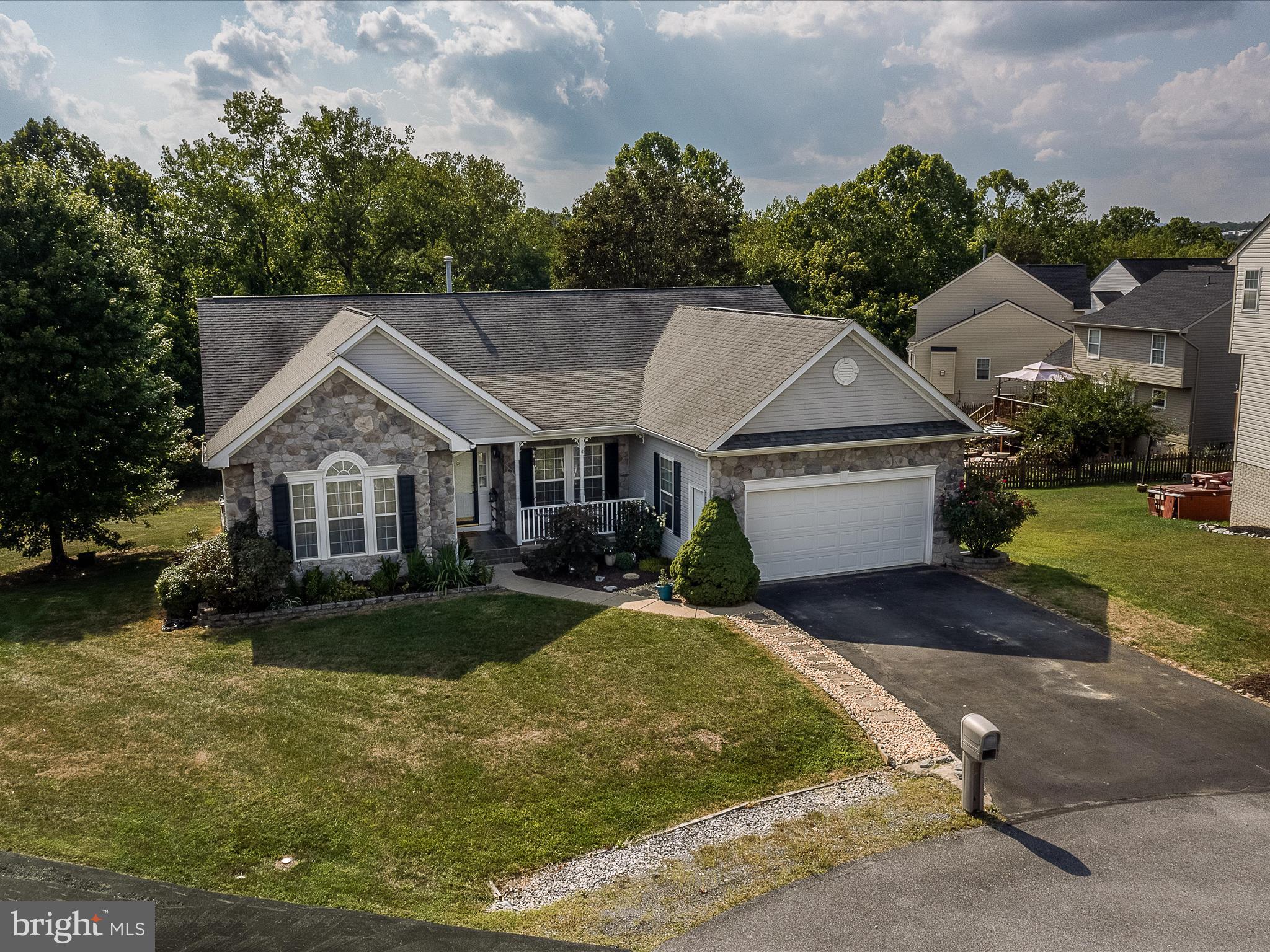 STONEBRIDGE - Residential