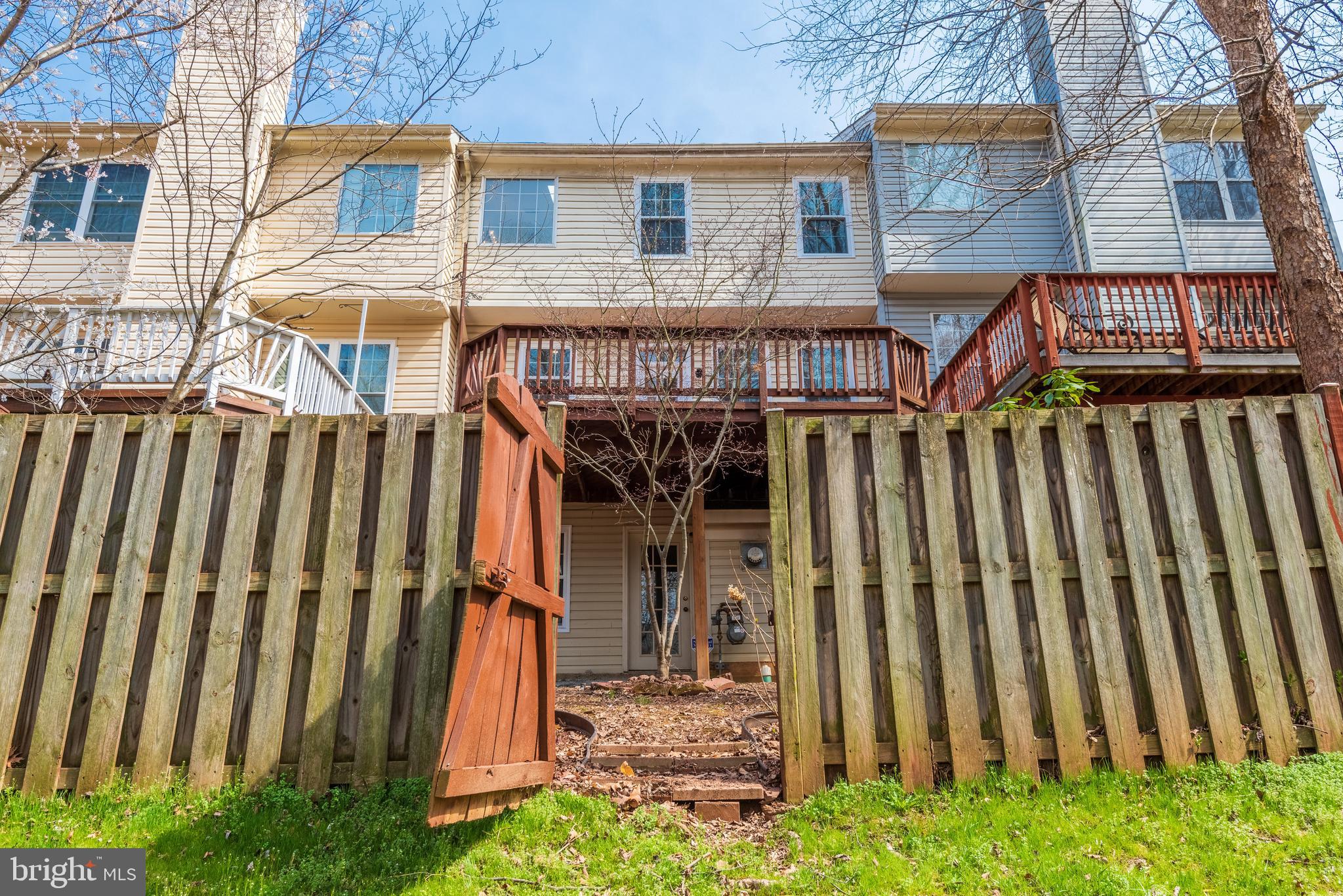 LOWES ISLAND/CASCADES - Residential Lease