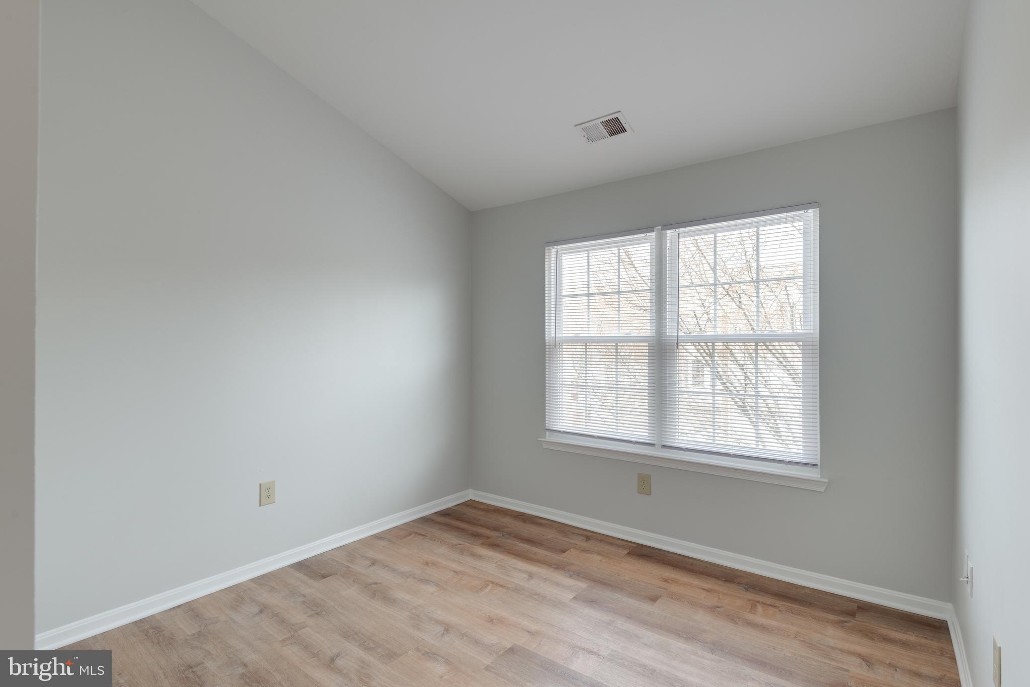 LOWES ISLAND/CASCADES - Residential Lease