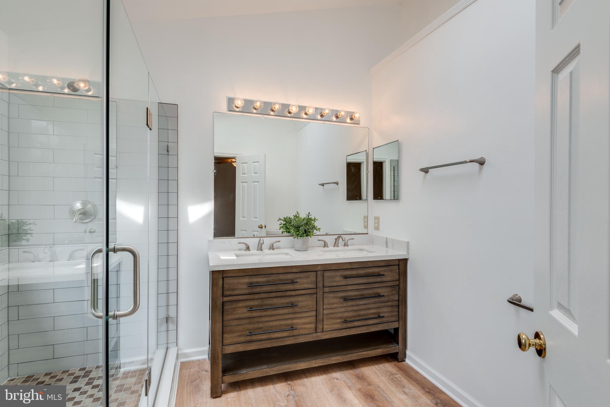 LOWES ISLAND/CASCADES - Residential Lease