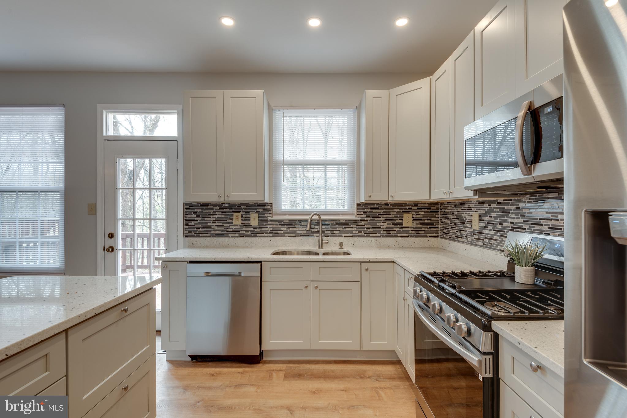 LOWES ISLAND/CASCADES - Residential Lease