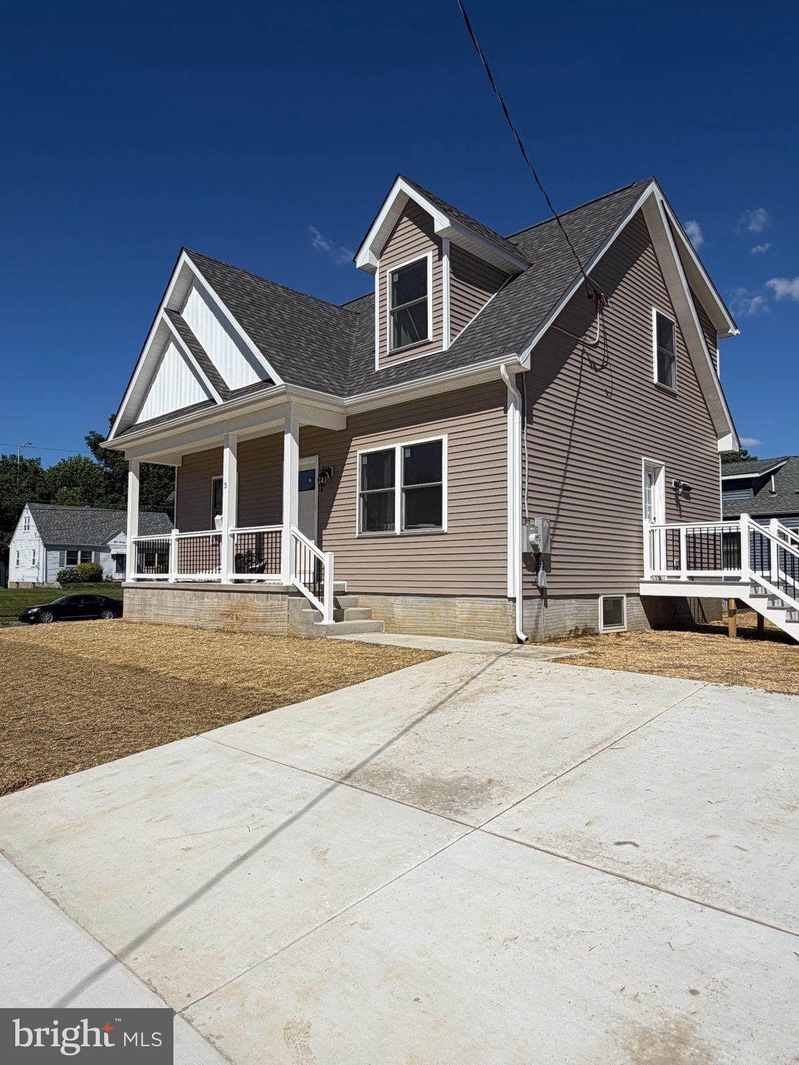 5 MYRTLE AVE