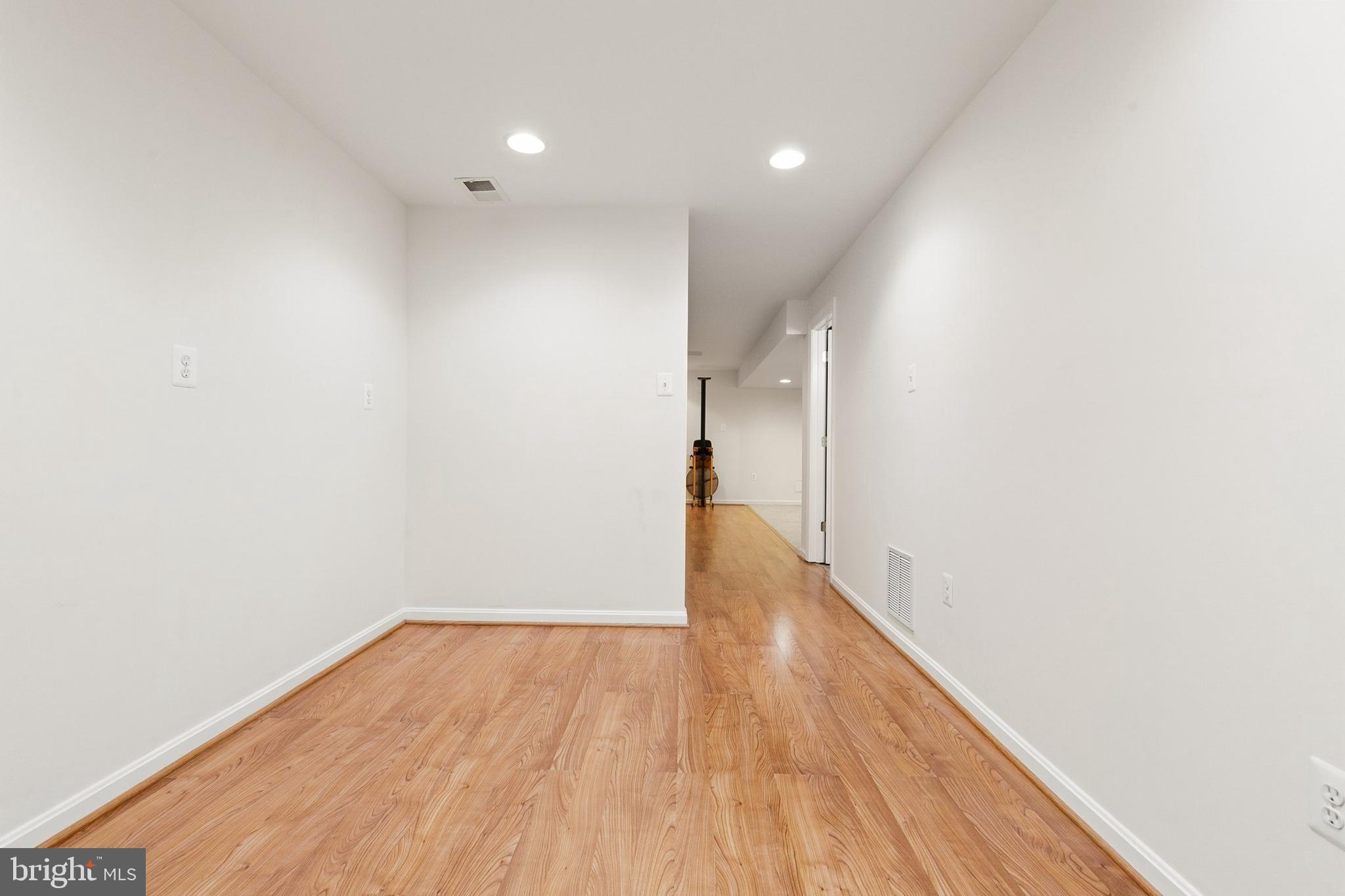 VILLAGE OF RIVER HILL - Residential