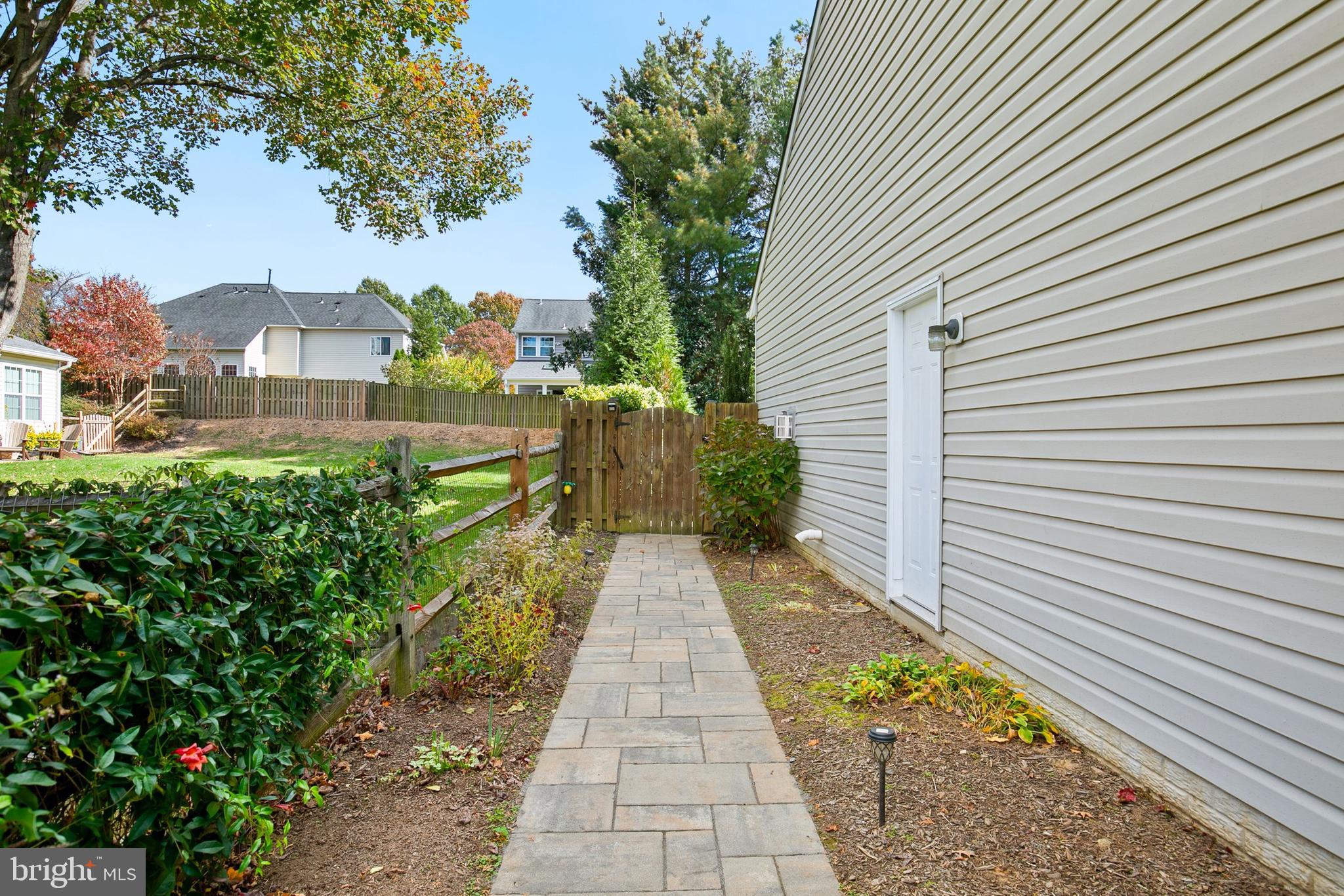 VILLAGE OF RIVER HILL - Residential