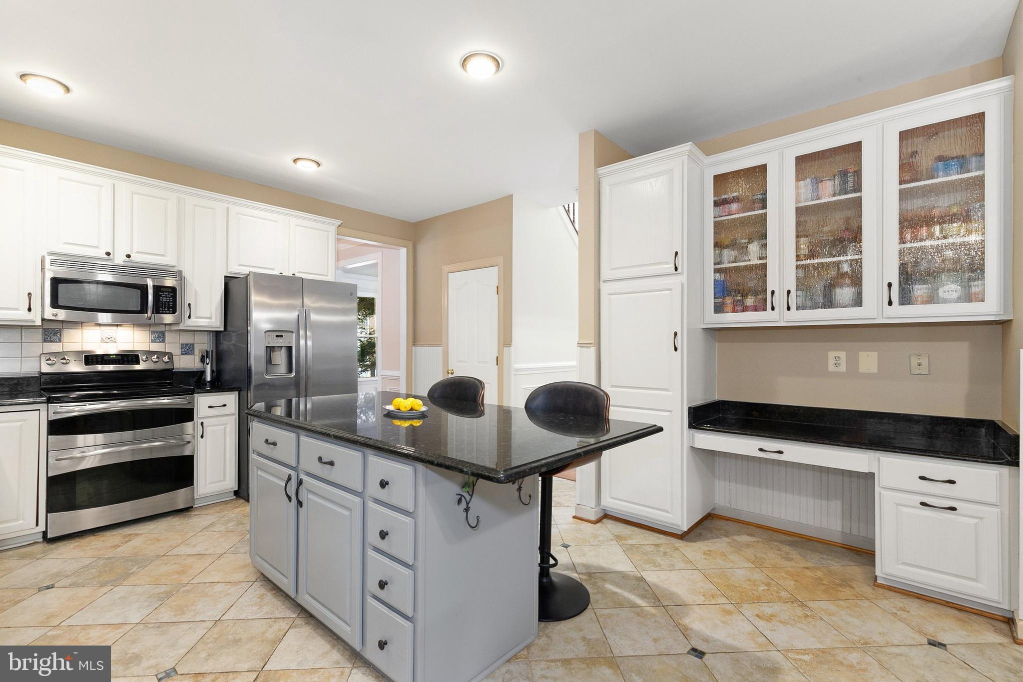 VILLAGE OF RIVER HILL - Residential