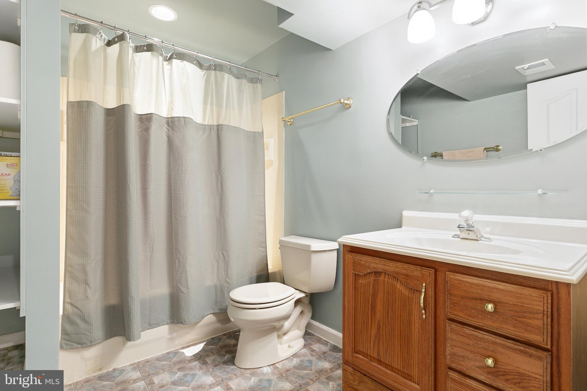 VILLAGE OF RIVER HILL - Residential