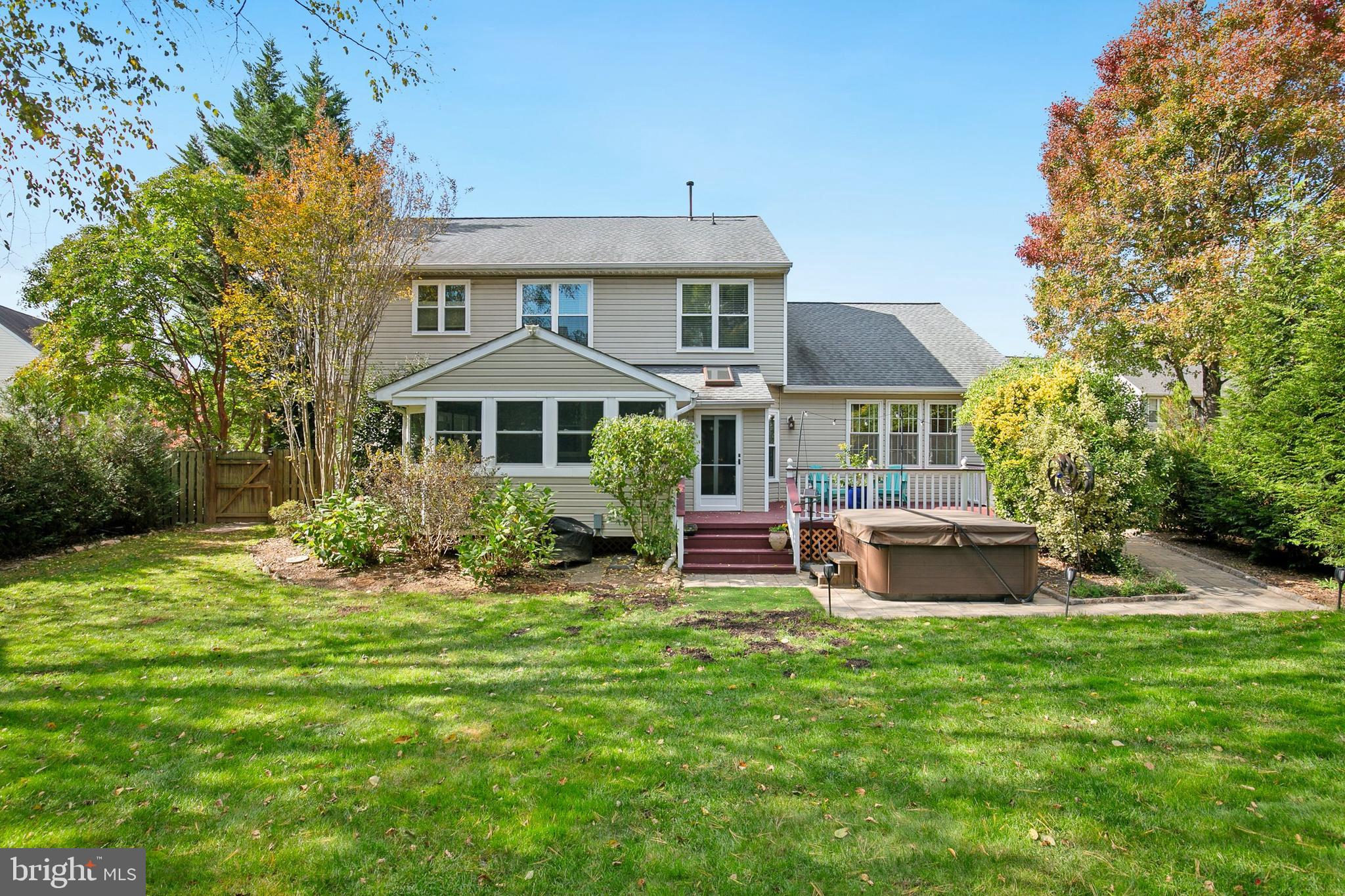 VILLAGE OF RIVER HILL - Residential