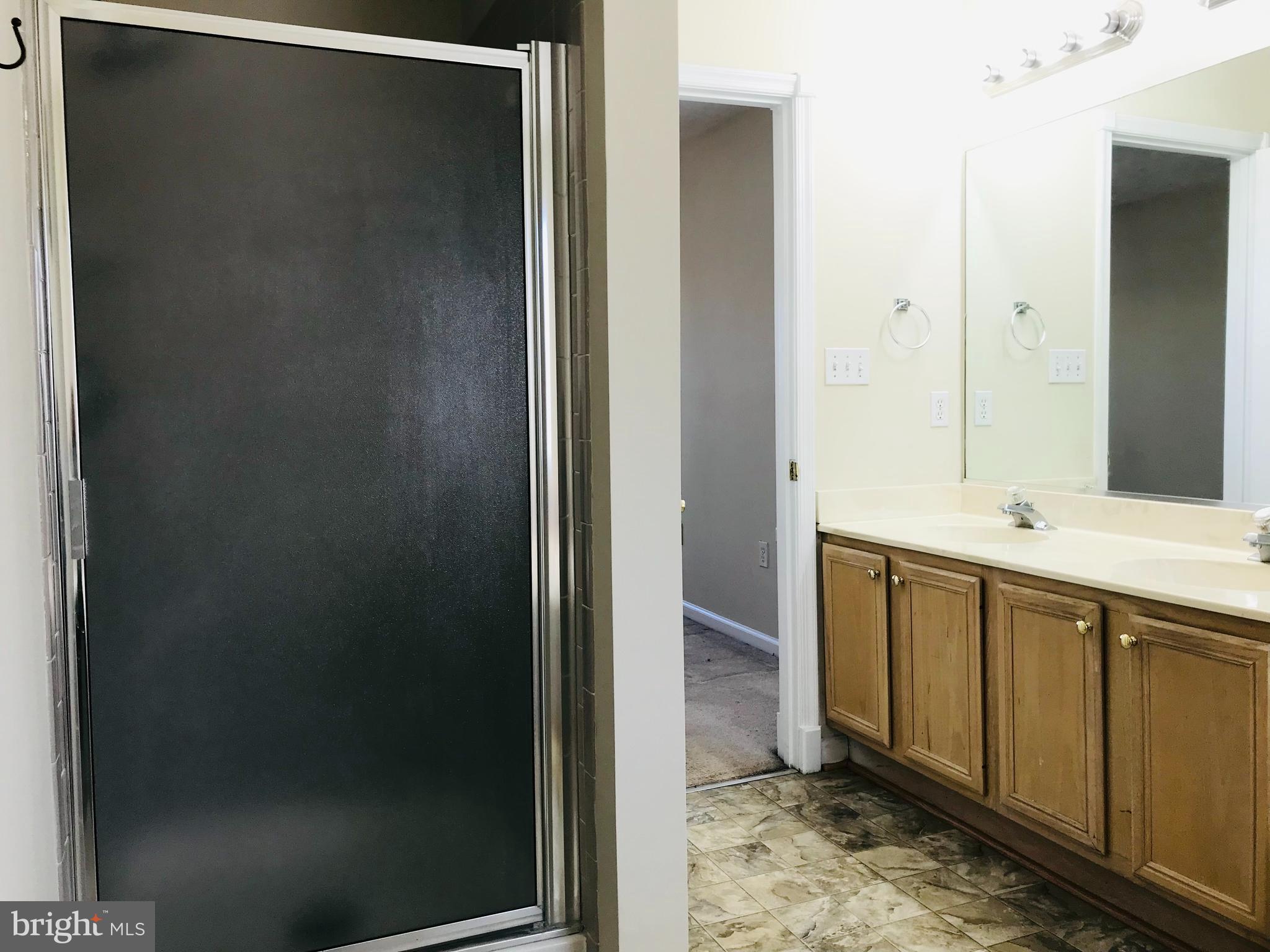 LAKE LAND OR - Residential Lease