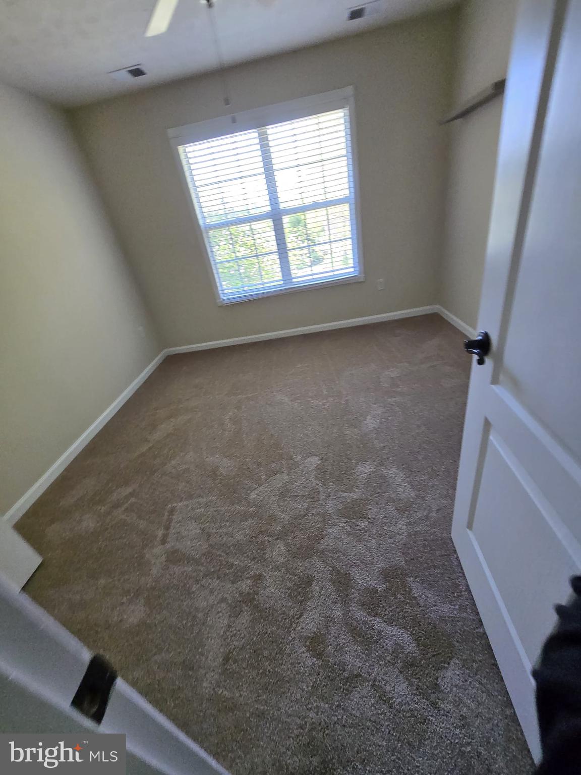 LAKE LAND OR - Residential Lease