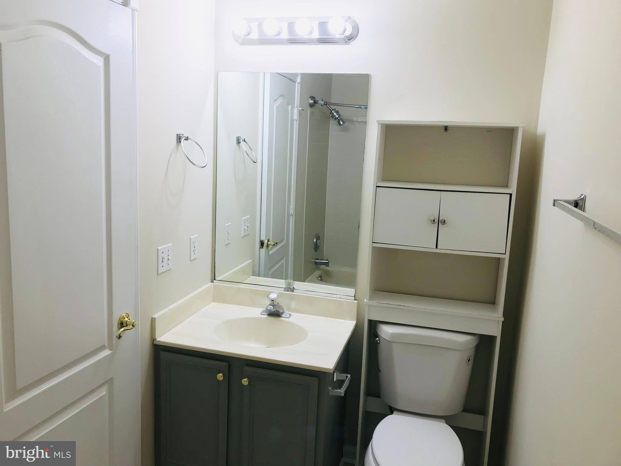 LAKE LAND OR - Residential Lease