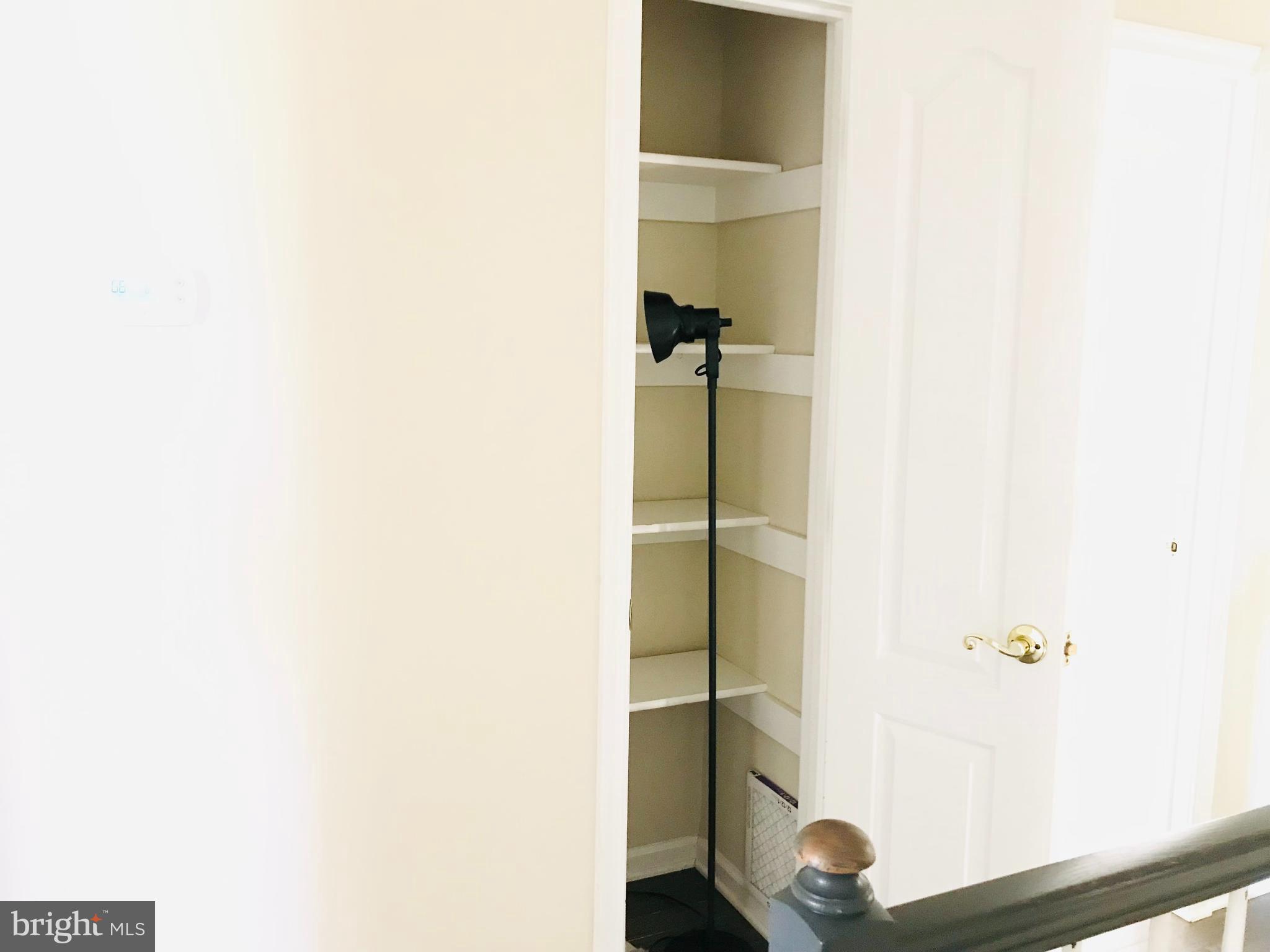 LAKE LAND OR - Residential Lease