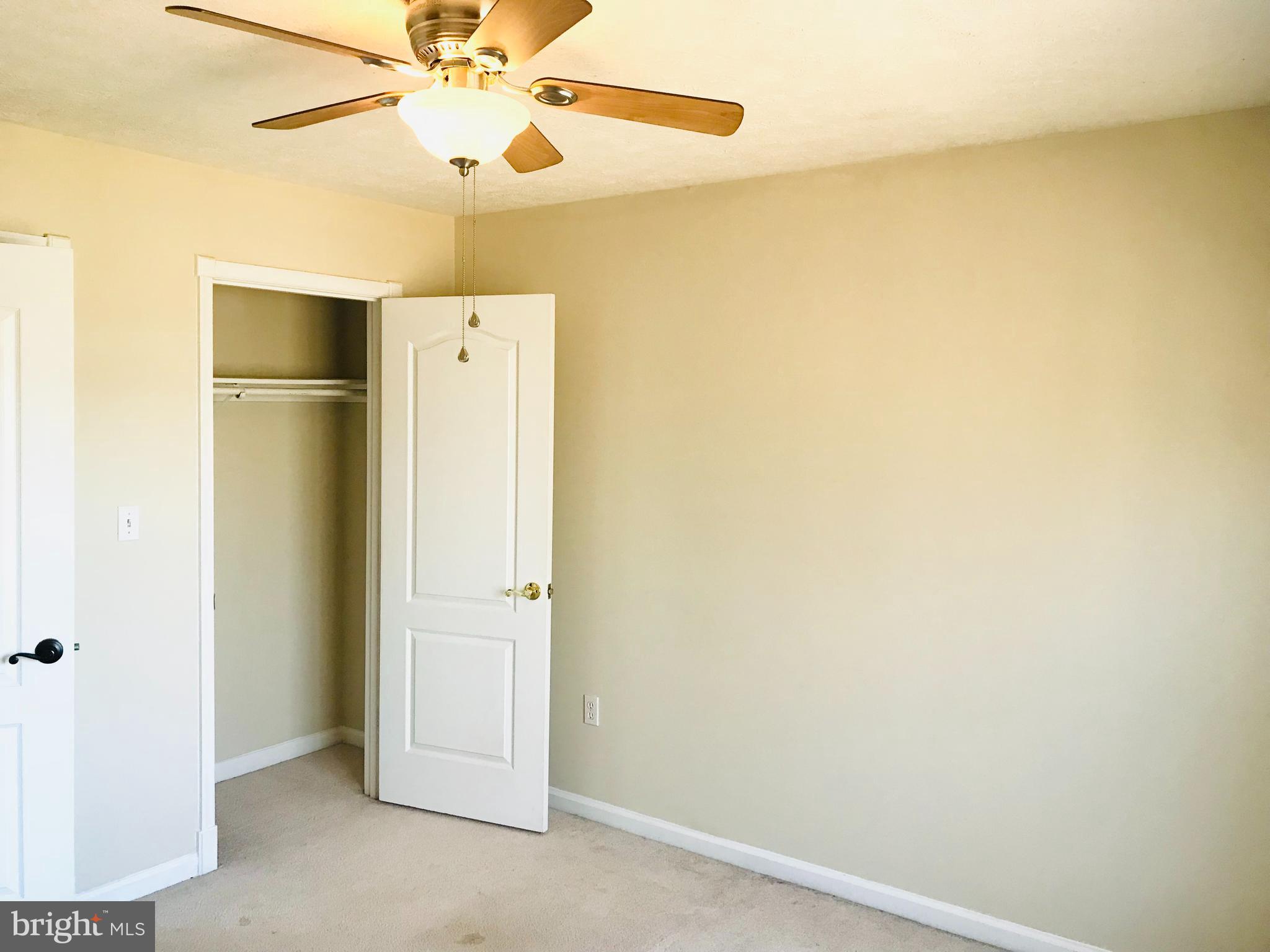 LAKE LAND OR - Residential Lease