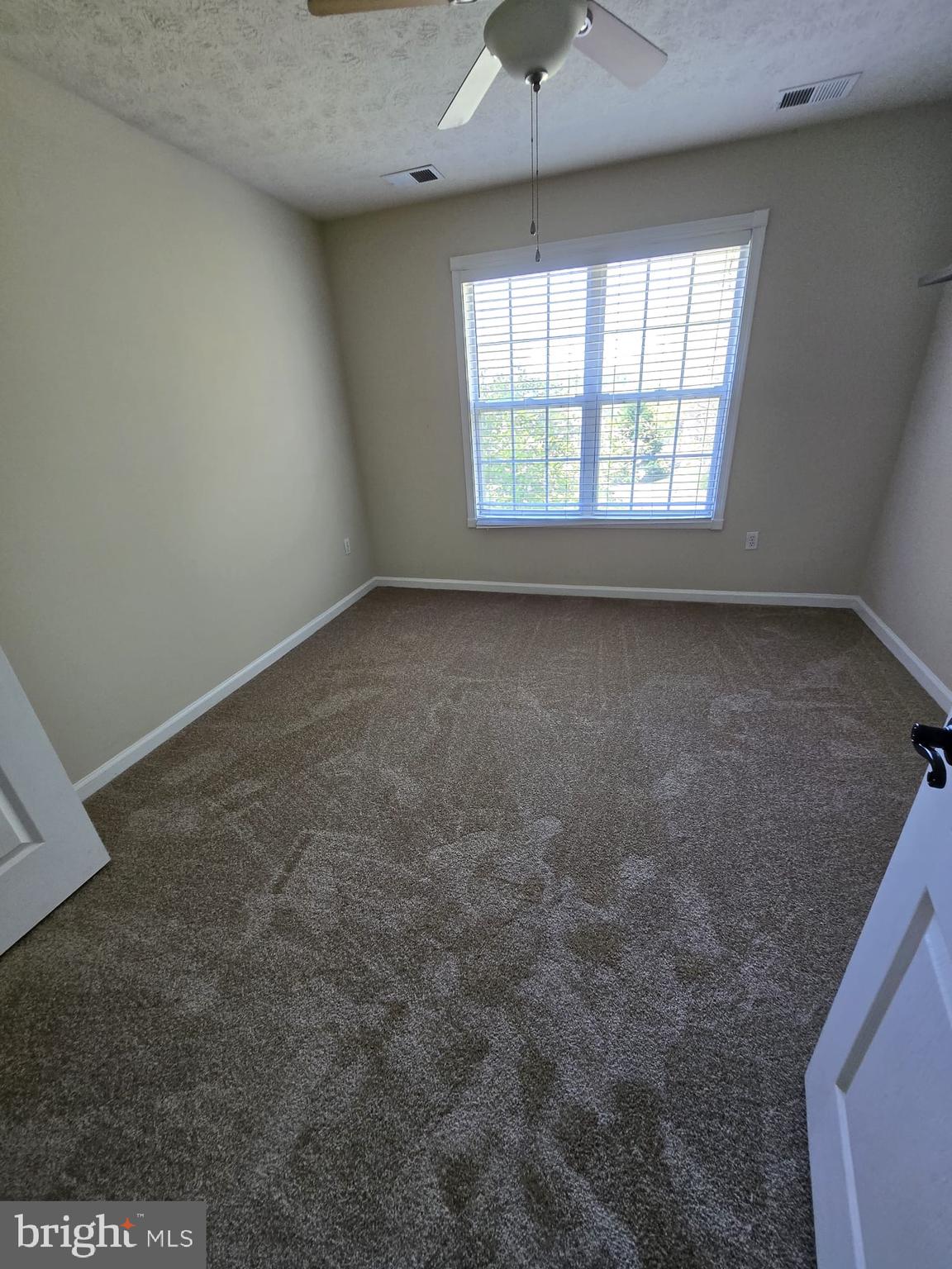 LAKE LAND OR - Residential Lease