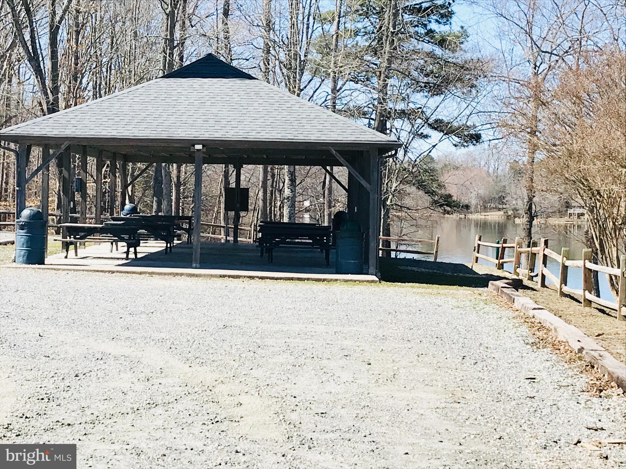 LAKE LAND OR - Residential Lease