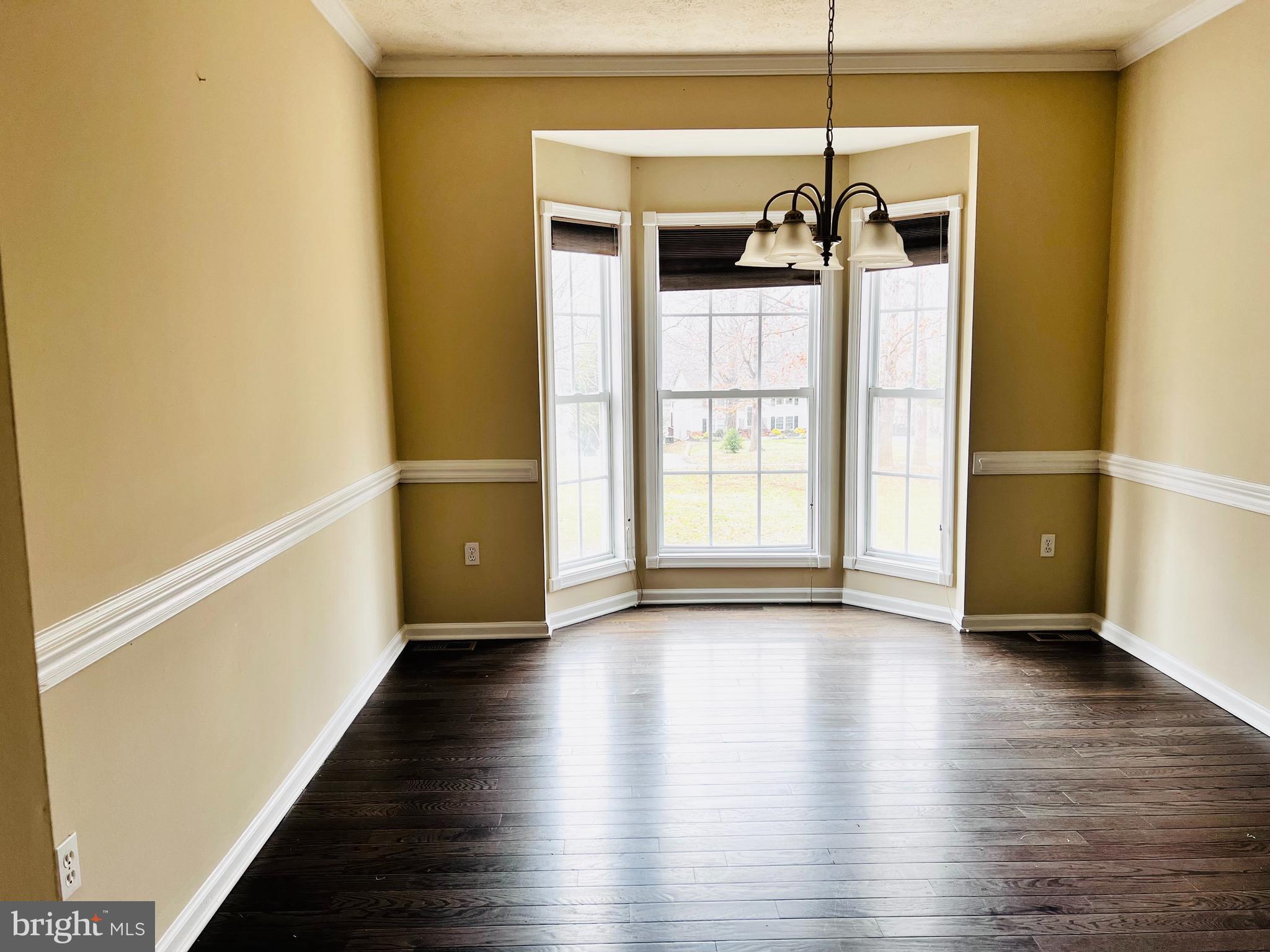 LAKE LAND OR - Residential Lease