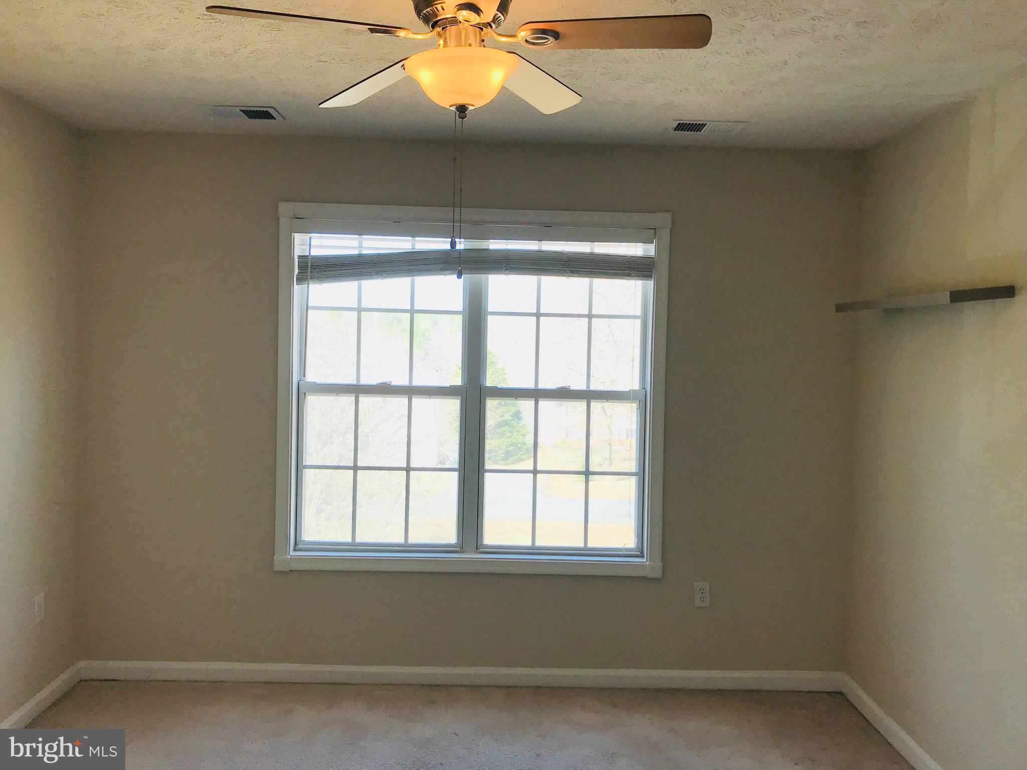 LAKE LAND OR - Residential Lease