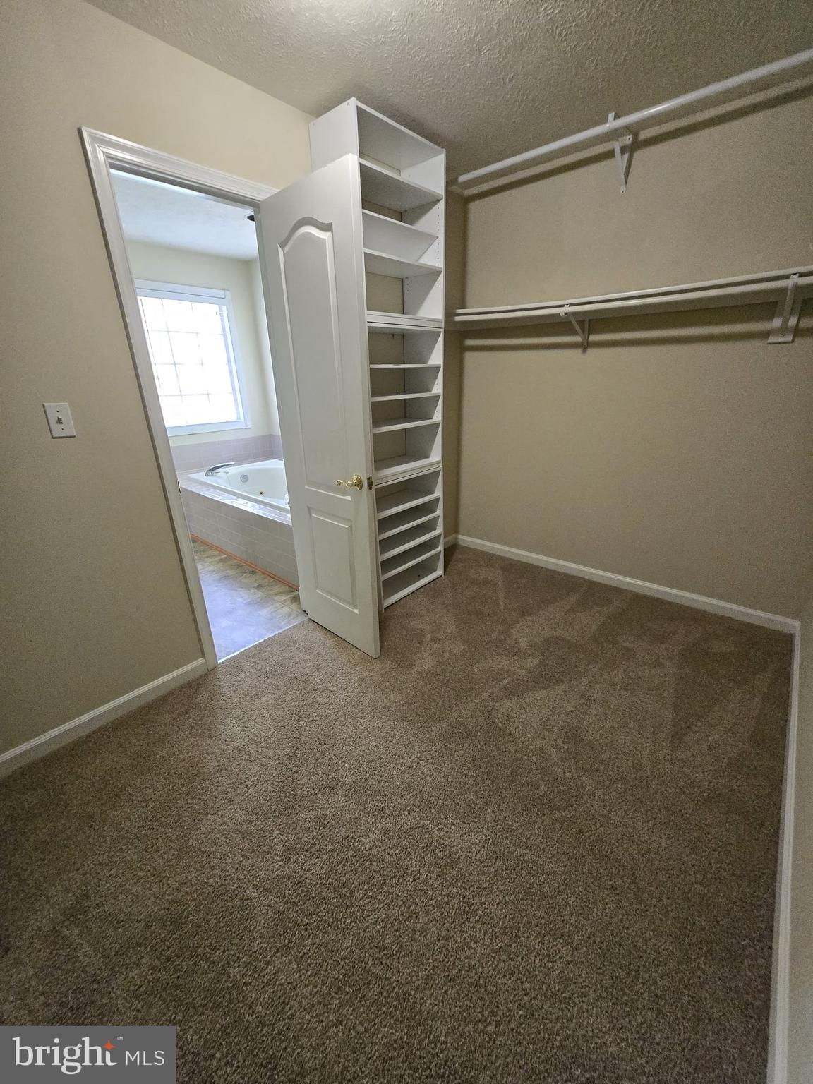 LAKE LAND OR - Residential Lease