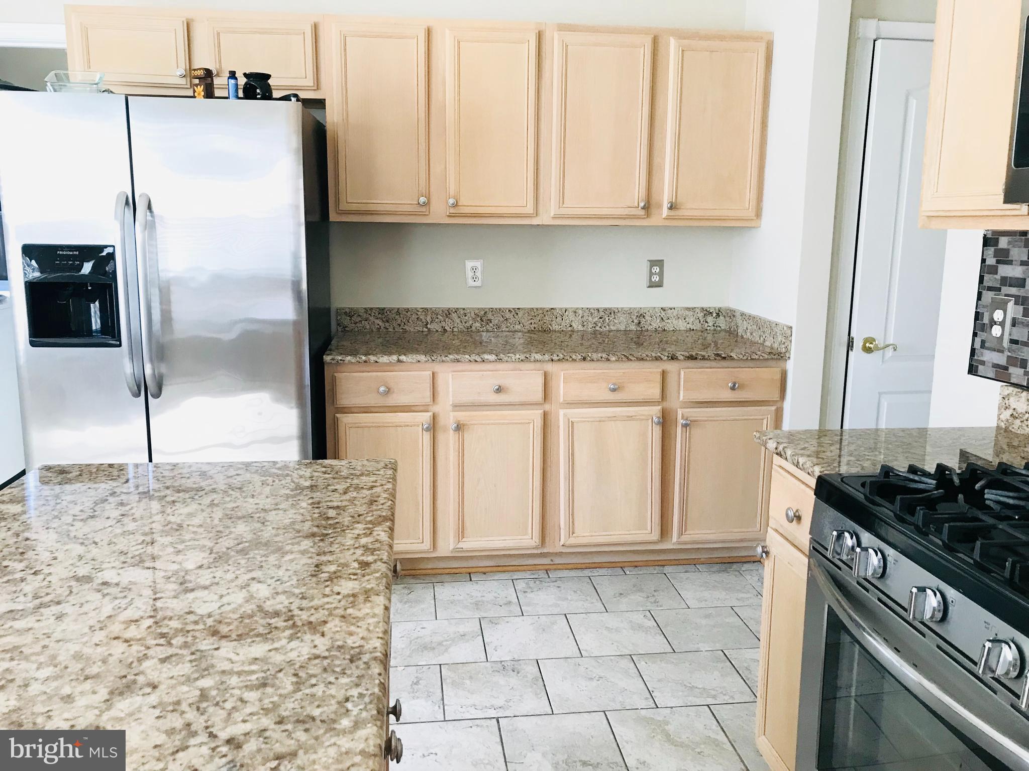 LAKE LAND OR - Residential Lease