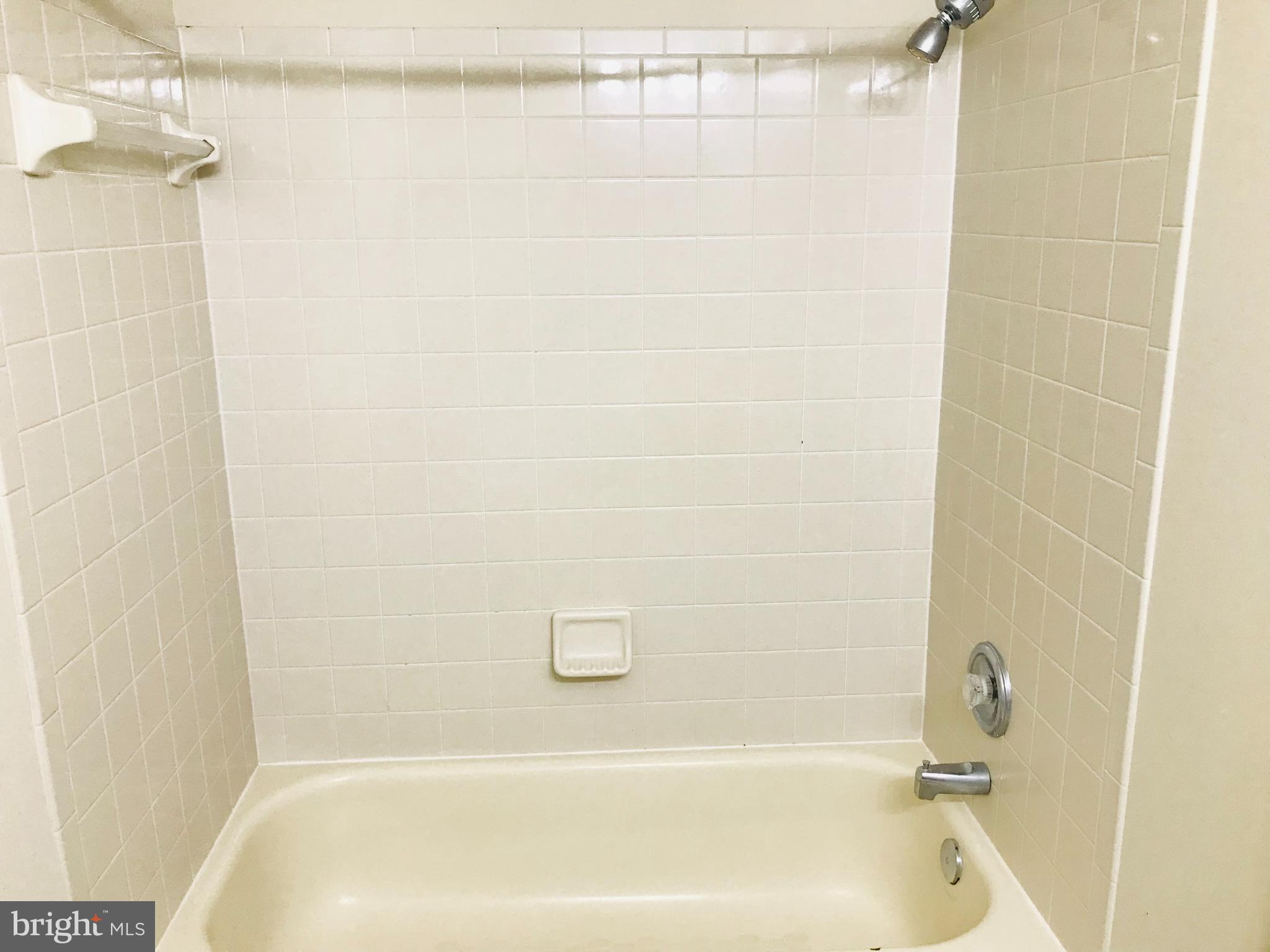 LAKE LAND OR - Residential Lease