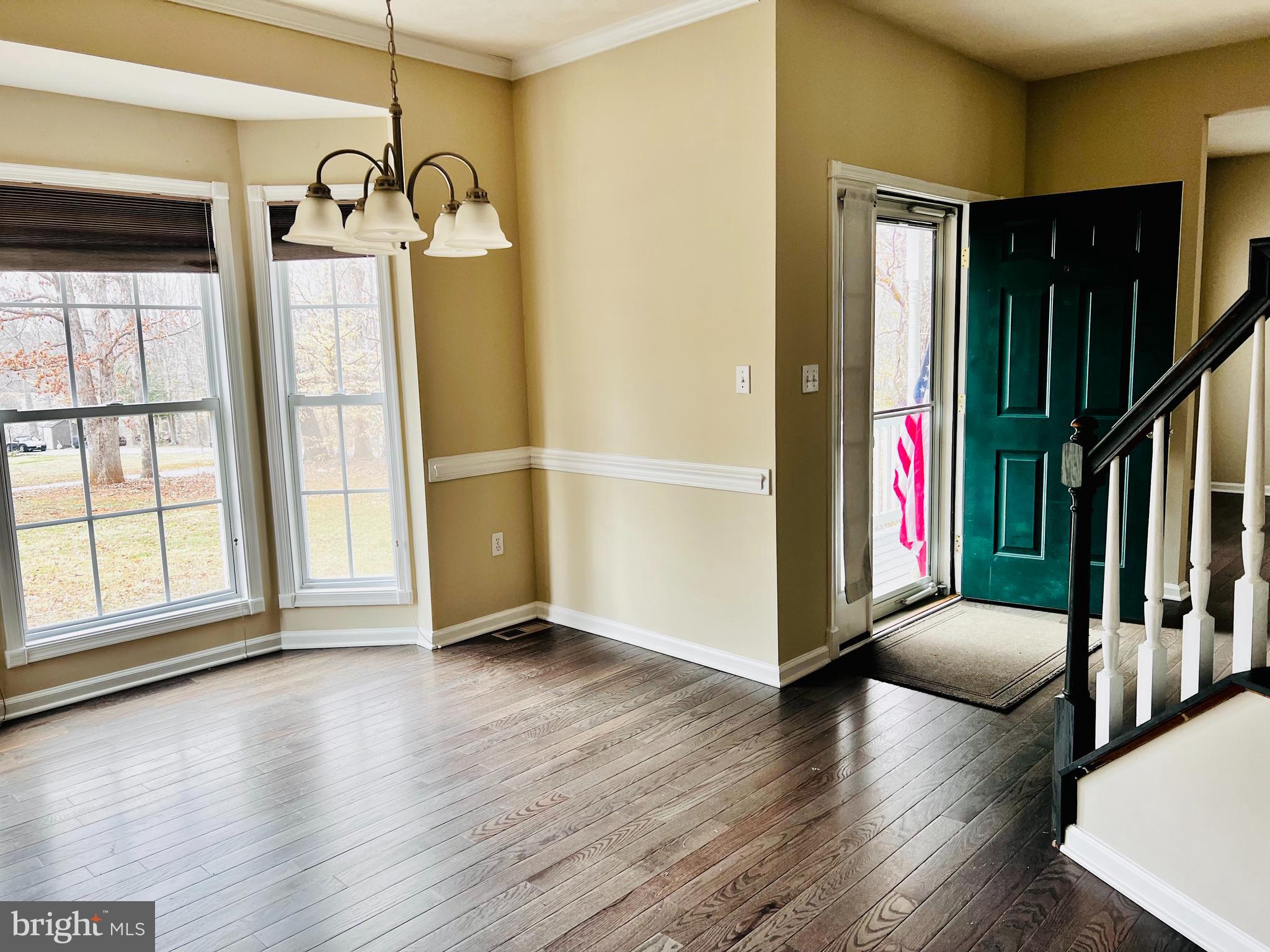 LAKE LAND OR - Residential Lease