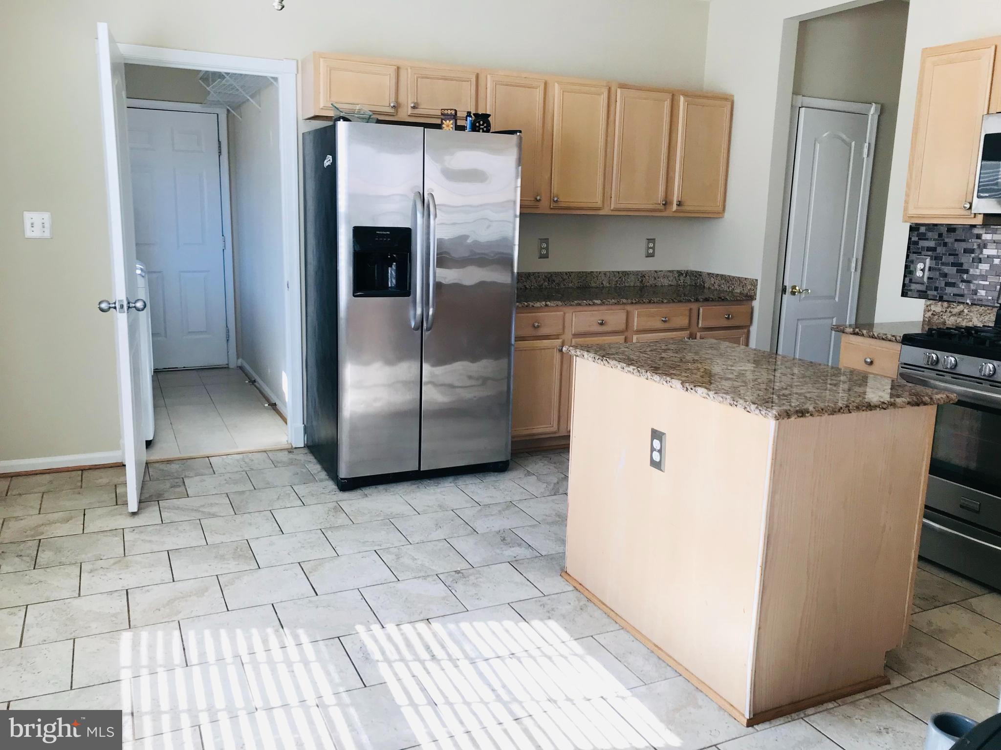 LAKE LAND OR - Residential Lease