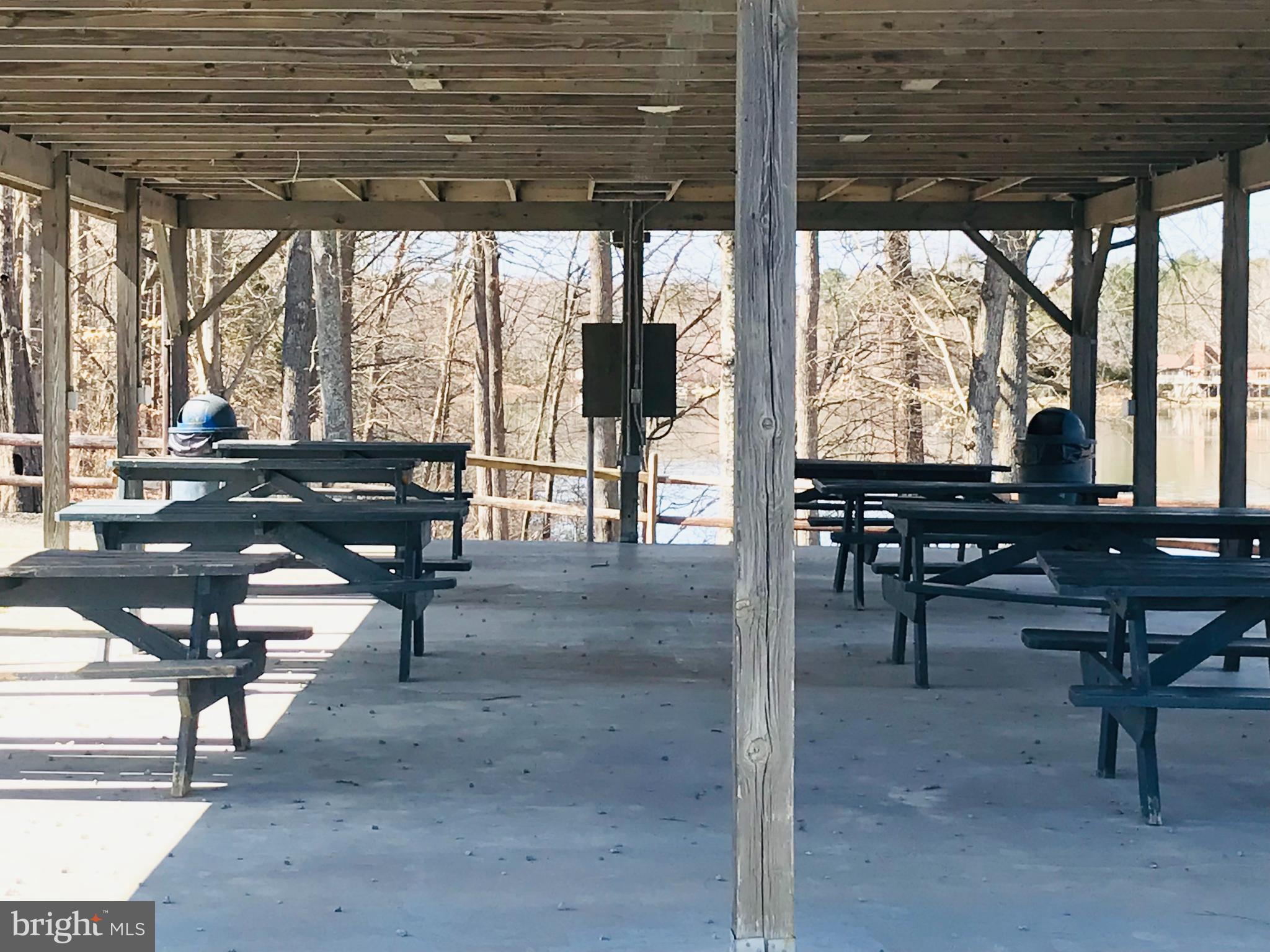 LAKE LAND OR - Residential Lease