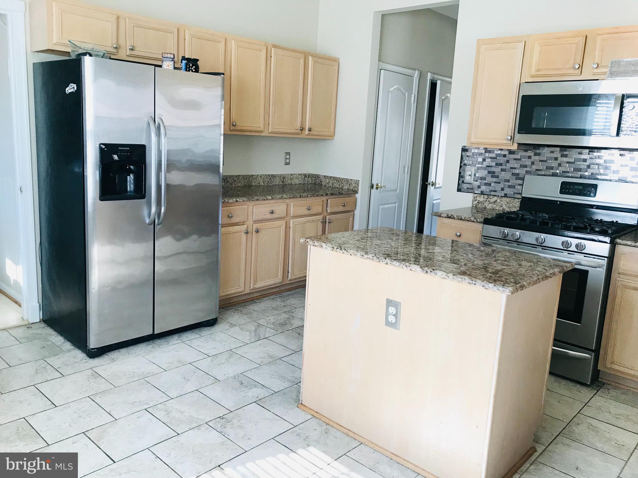 LAKE LAND OR - Residential Lease