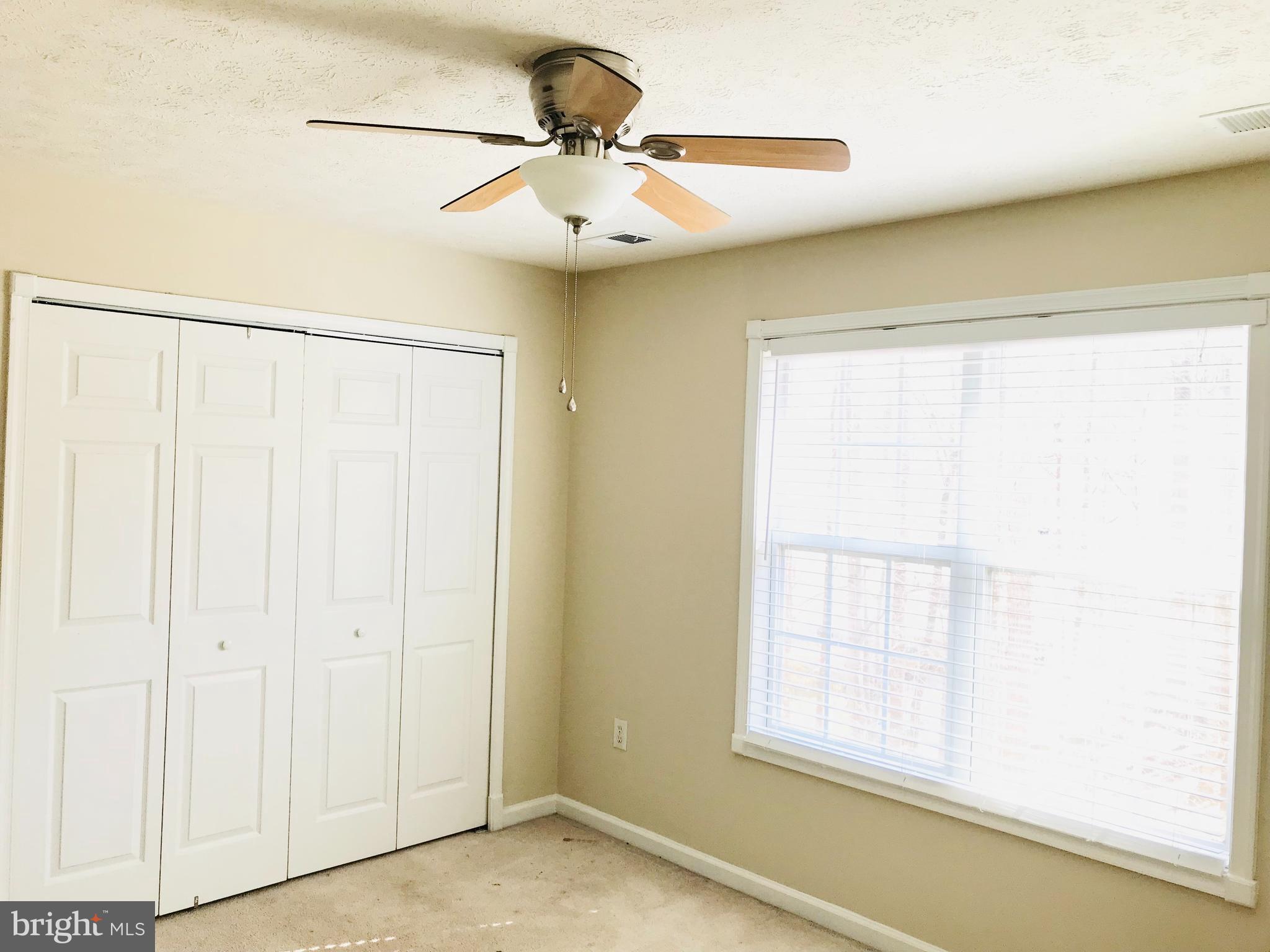 LAKE LAND OR - Residential Lease