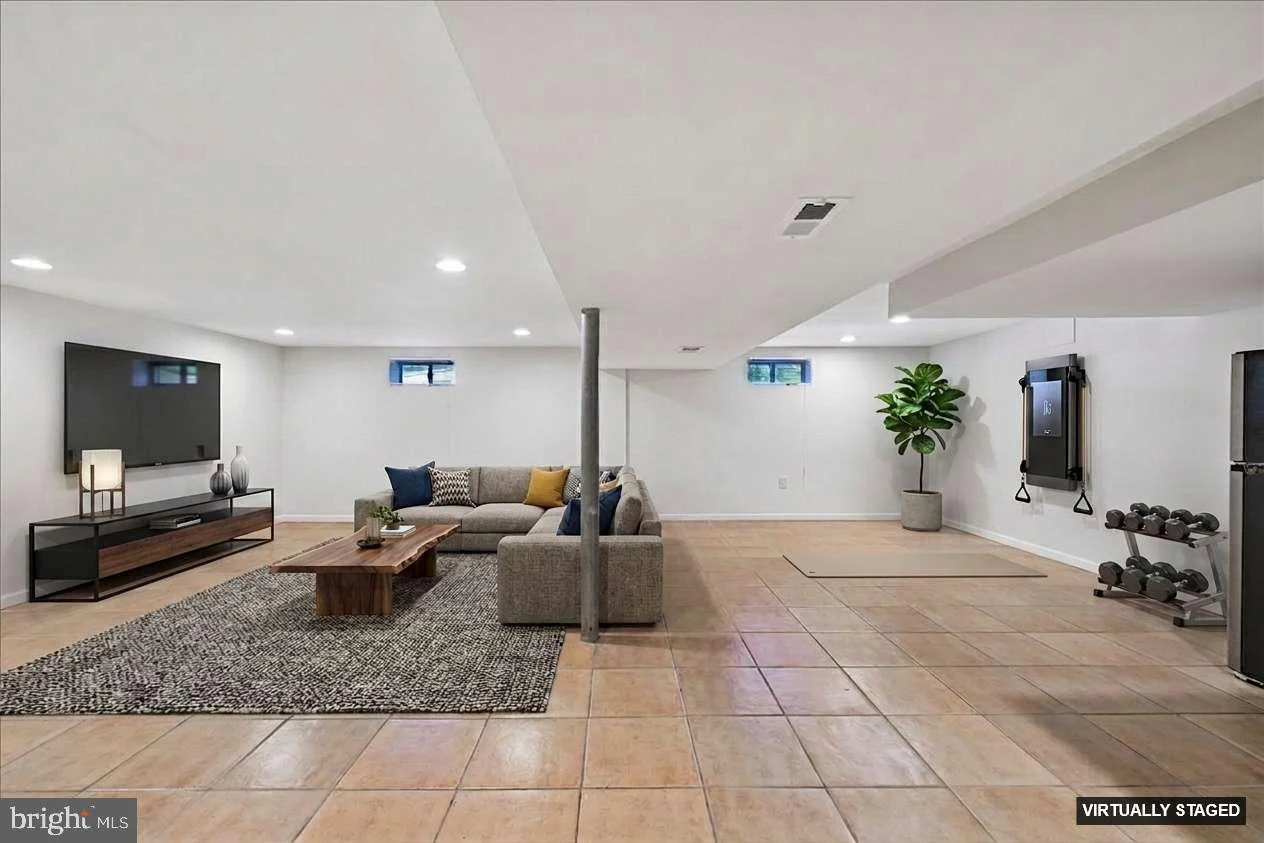 Additional image 64 of 2811 School Street, Alexandria, VA 22303