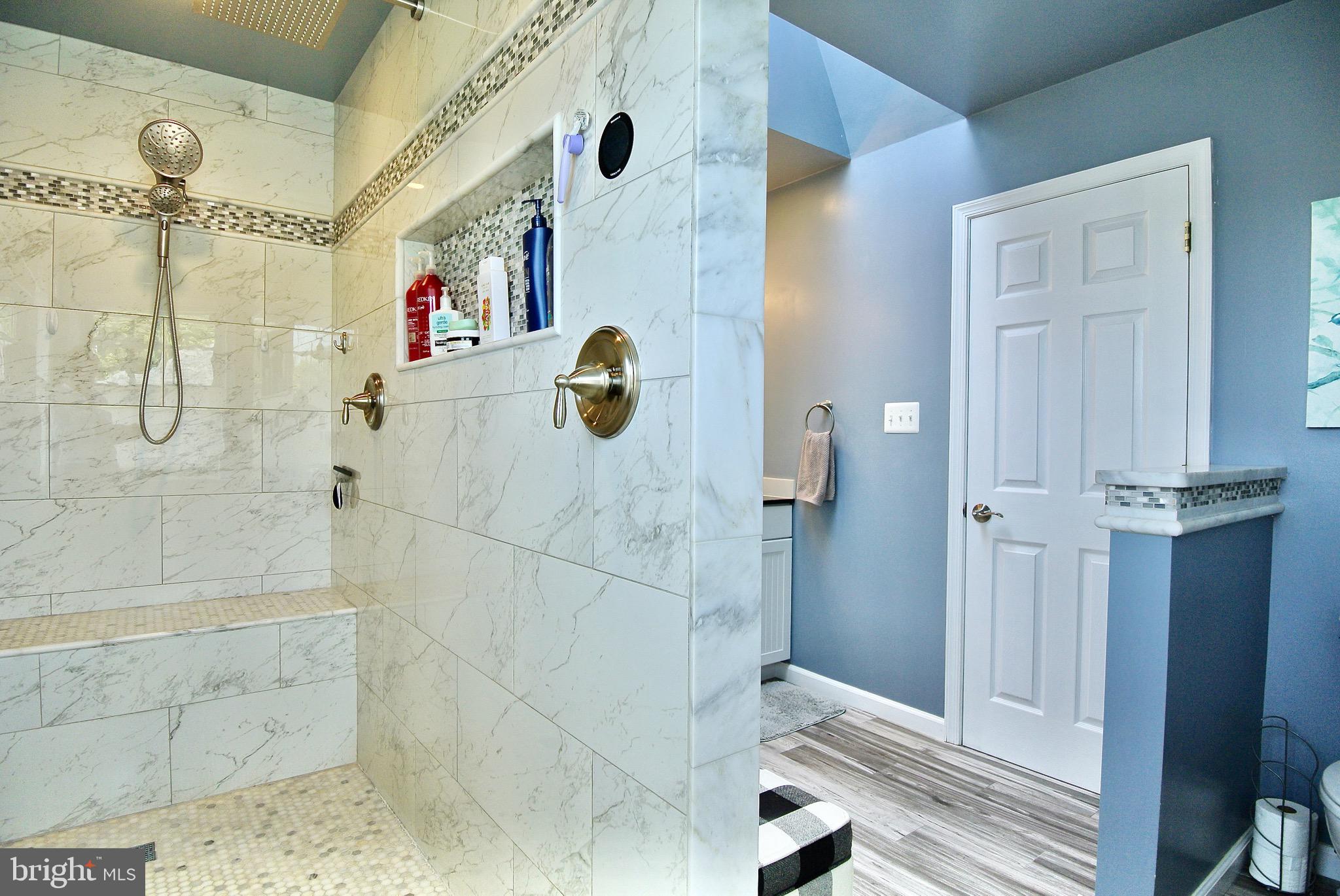 FOREST LAKES - Residential