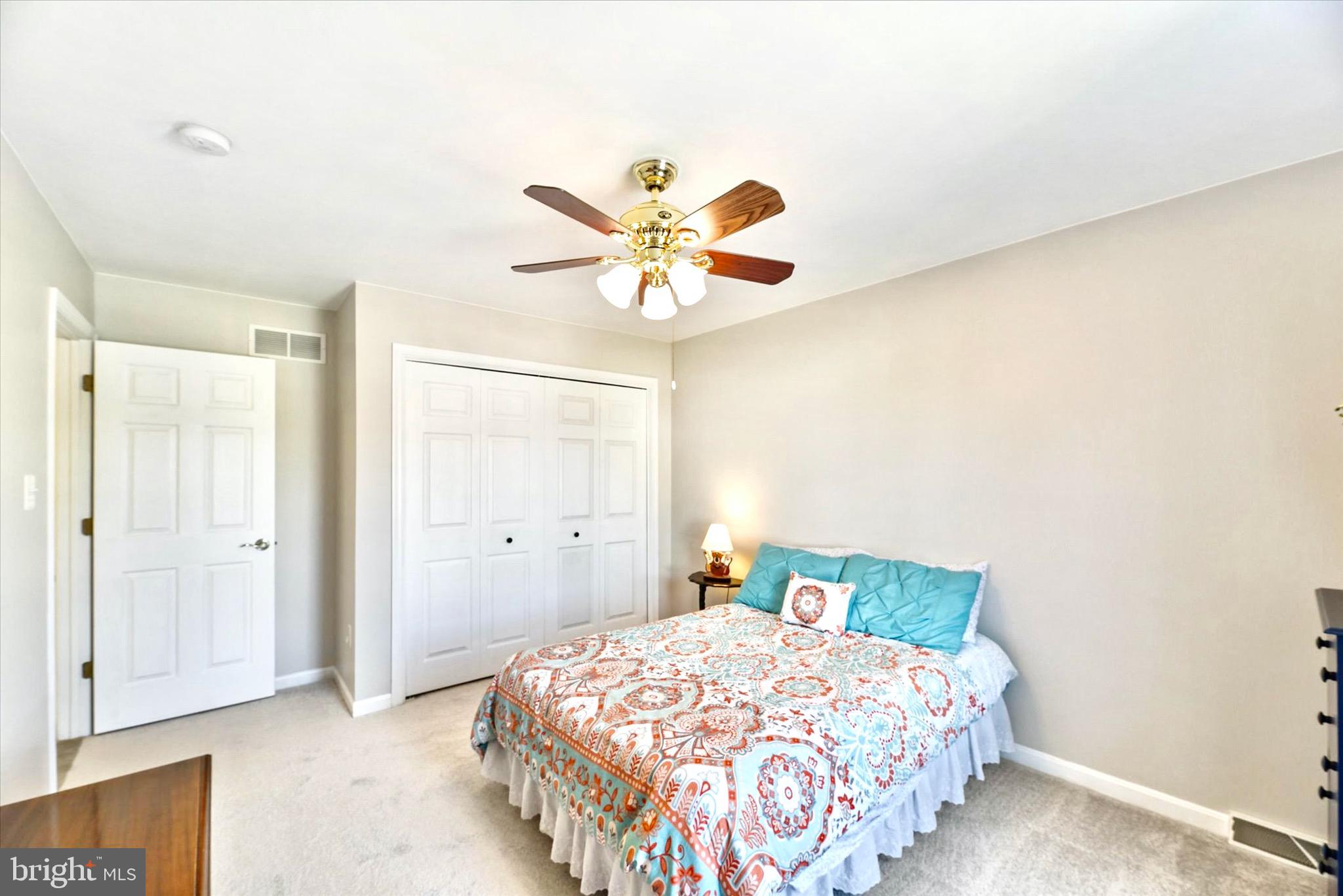 FOREST LAKES - Residential