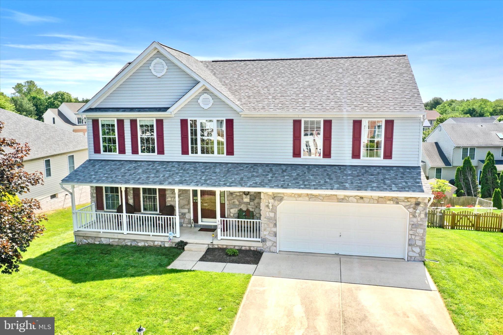 FOREST LAKES - Residential