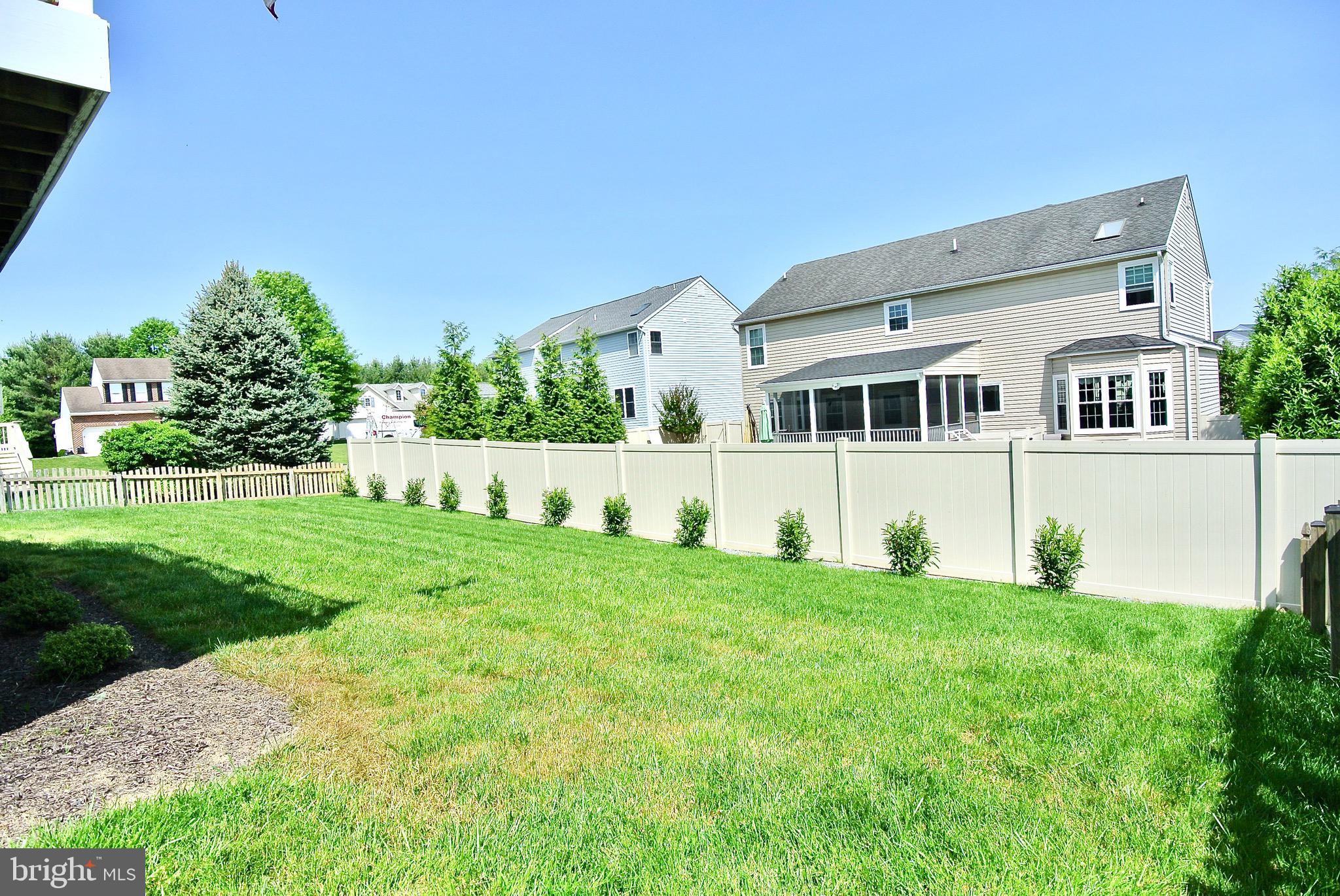 FOREST LAKES - Residential