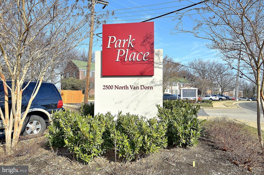 Super, Penthouse Condo 2BR 2BA - 1 garage parking space (2nd garage additional $100), Upgraded condo.  Rent includes all utilities.