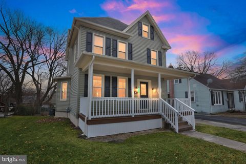 312 W MONROE AVENUE MAGNOLIA NJ 08049