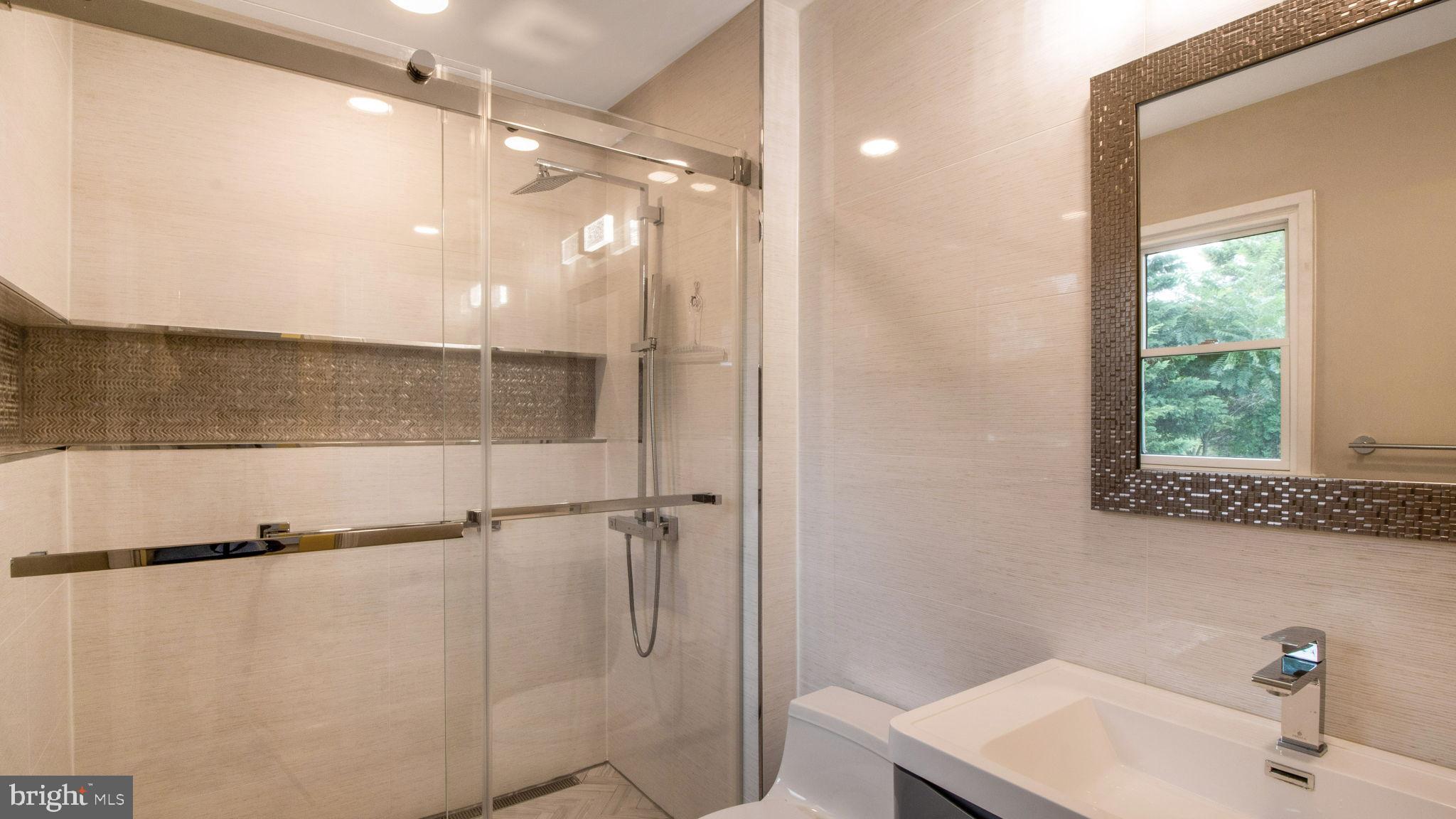 WOODSIDE PARK - Residential Lease