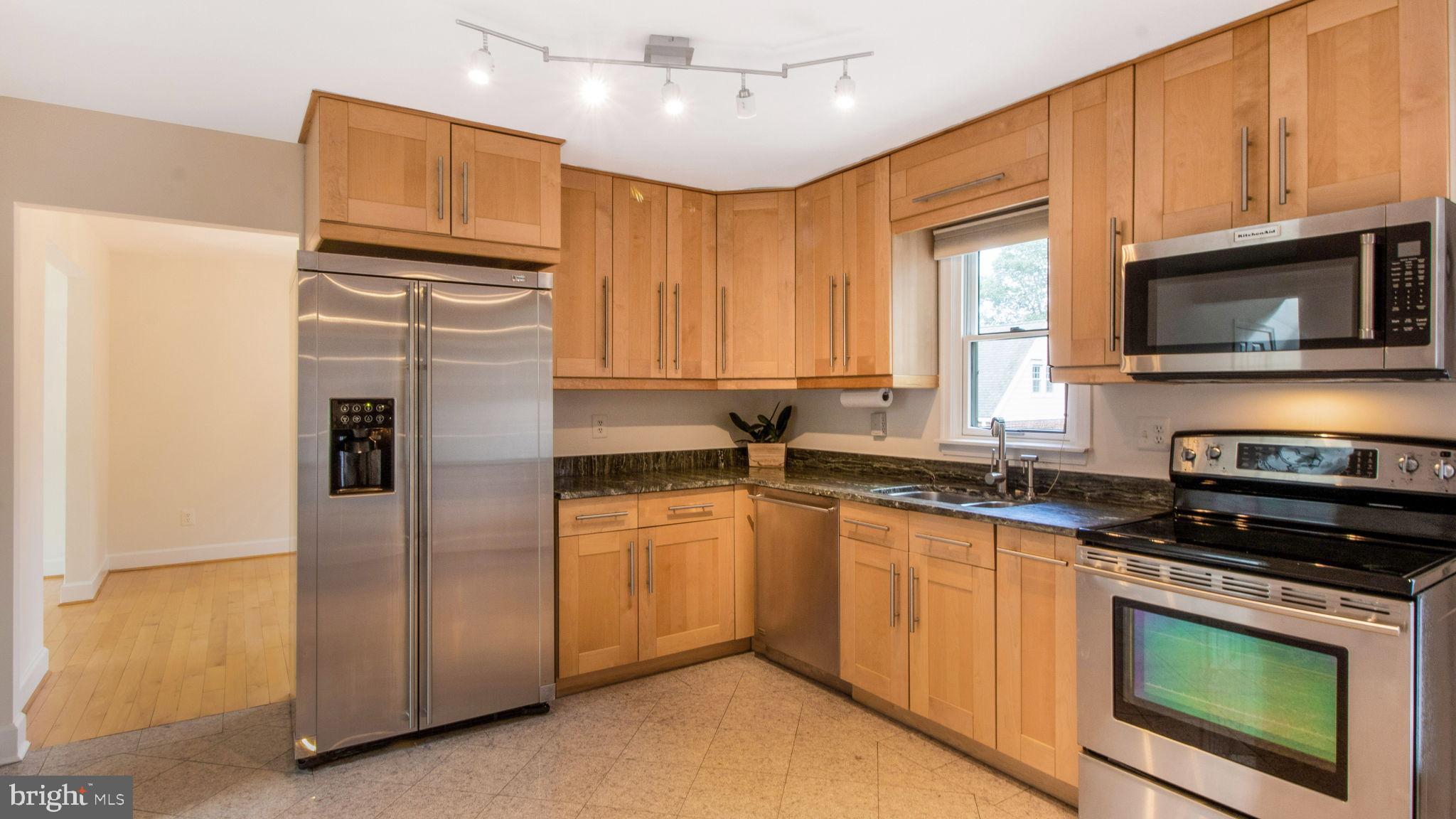 WOODSIDE PARK - Residential Lease