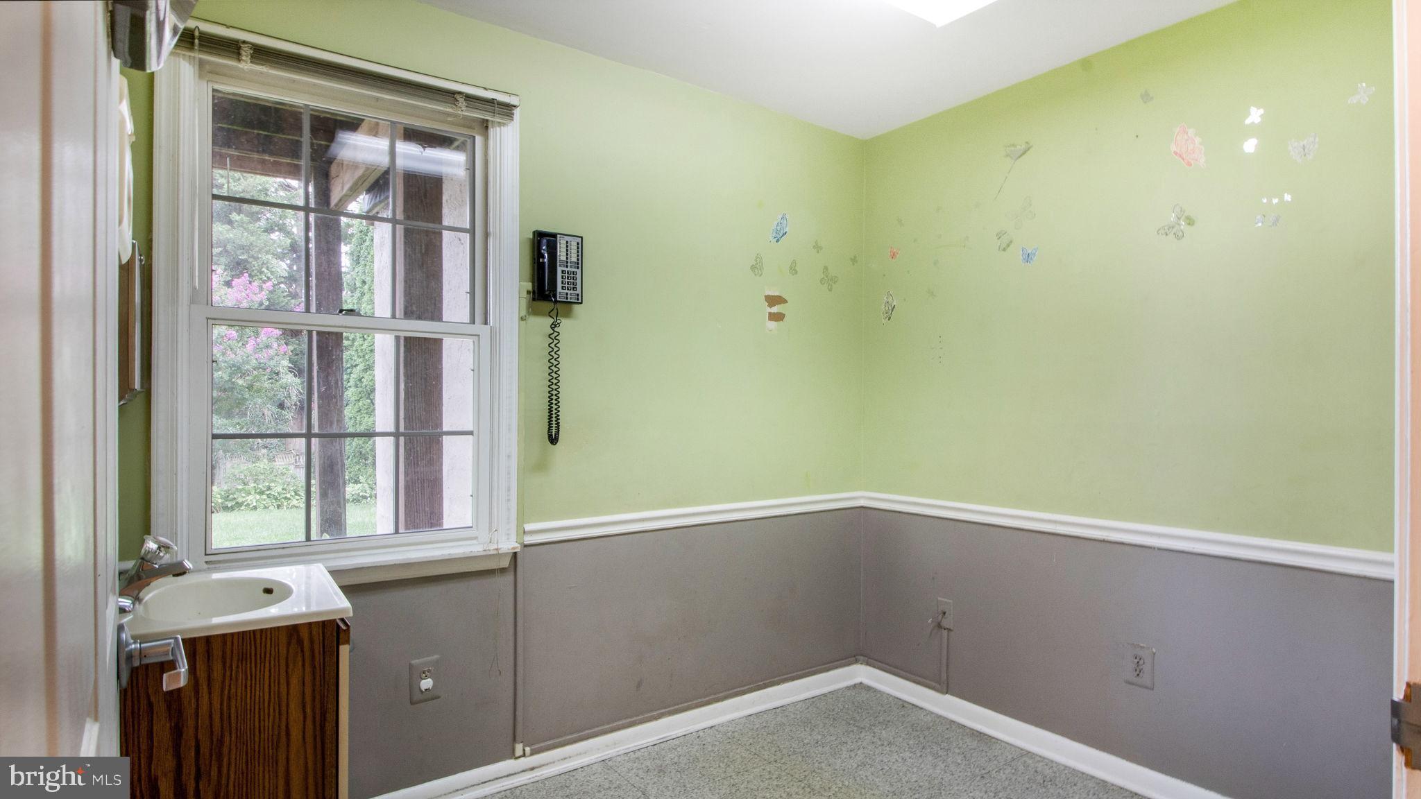 WOODSIDE PARK - Residential Lease