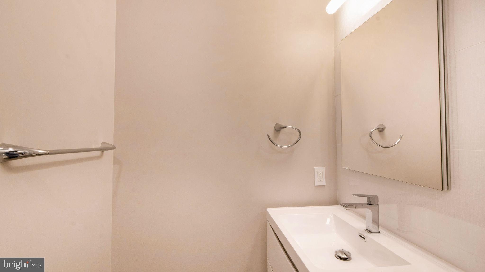 WOODSIDE PARK - Residential Lease